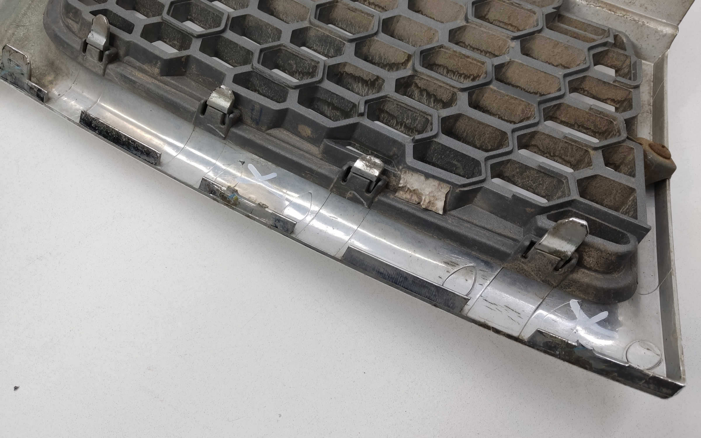 Решетка радиатора Mitsubishi Pajero Sport 2