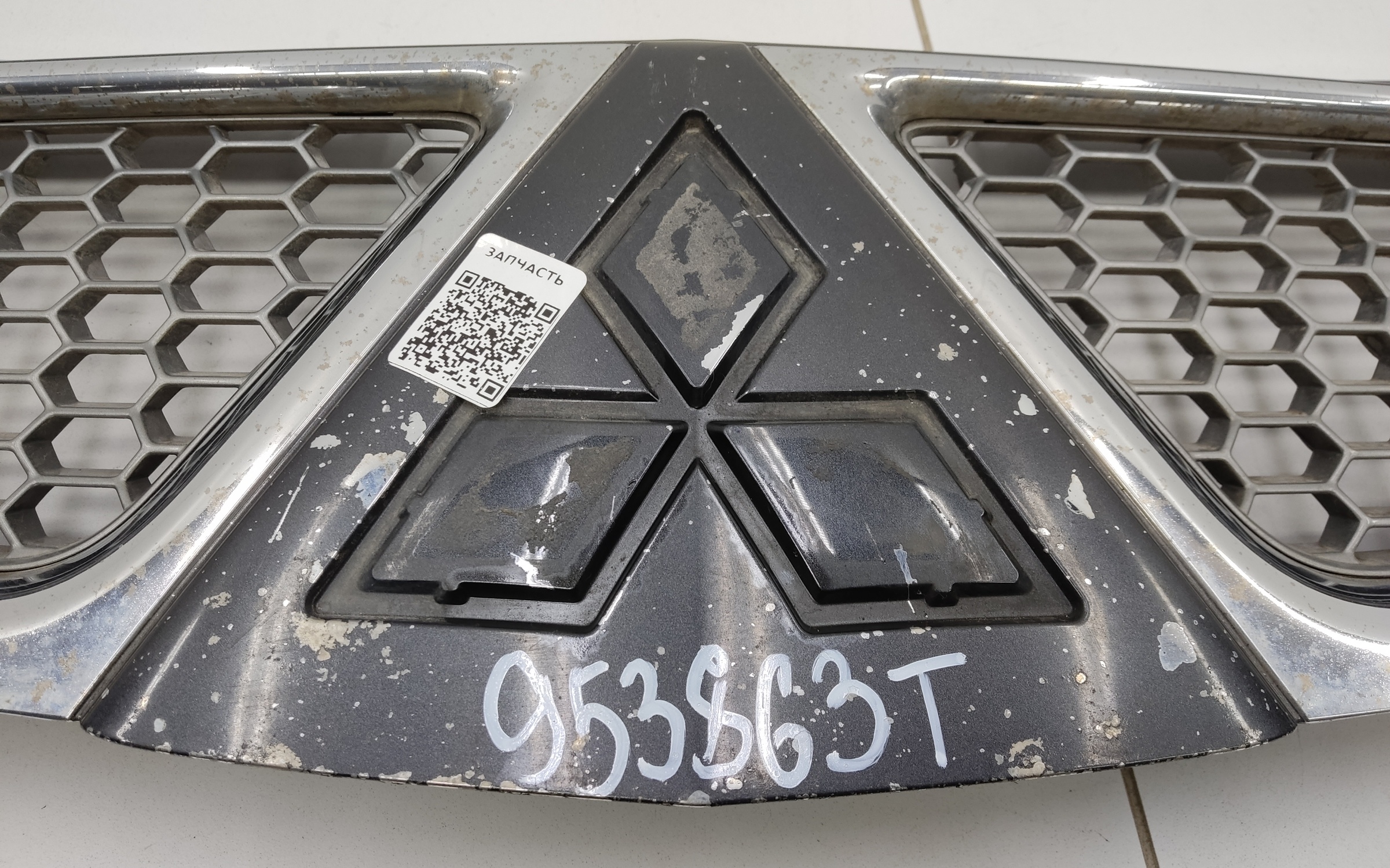 Решетка радиатора Mitsubishi Pajero Sport 2