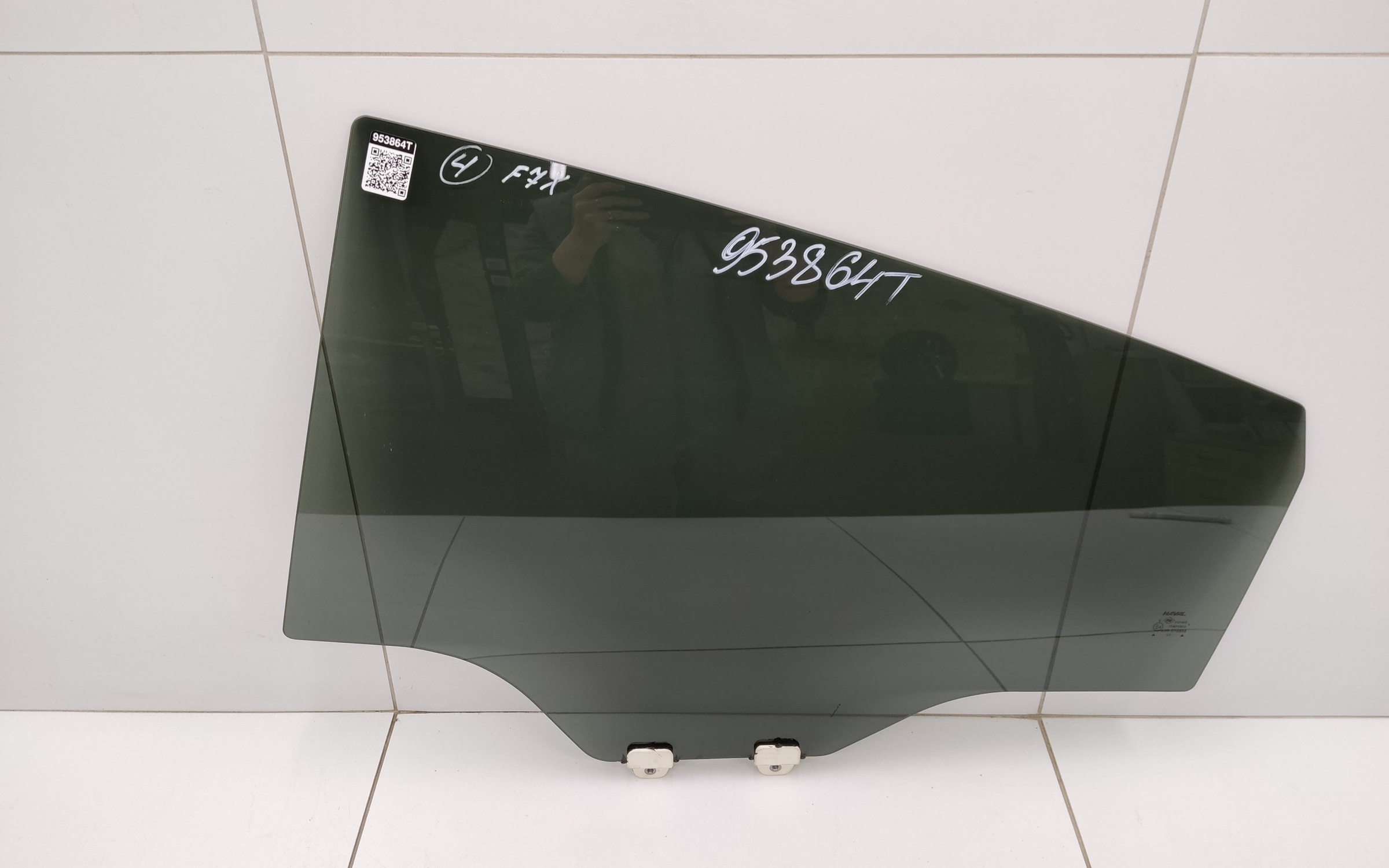 Стекло двери задней левой Haval F7x 1