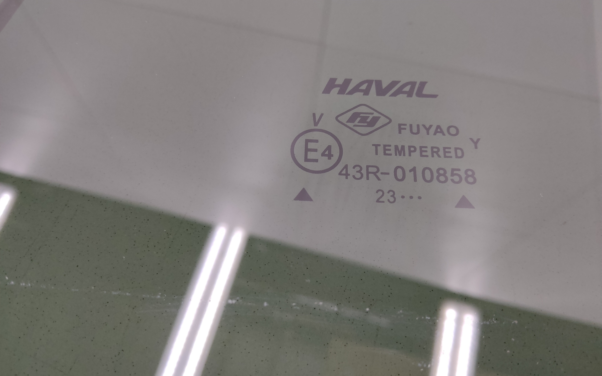 Стекло двери задней левой Haval F7x 1