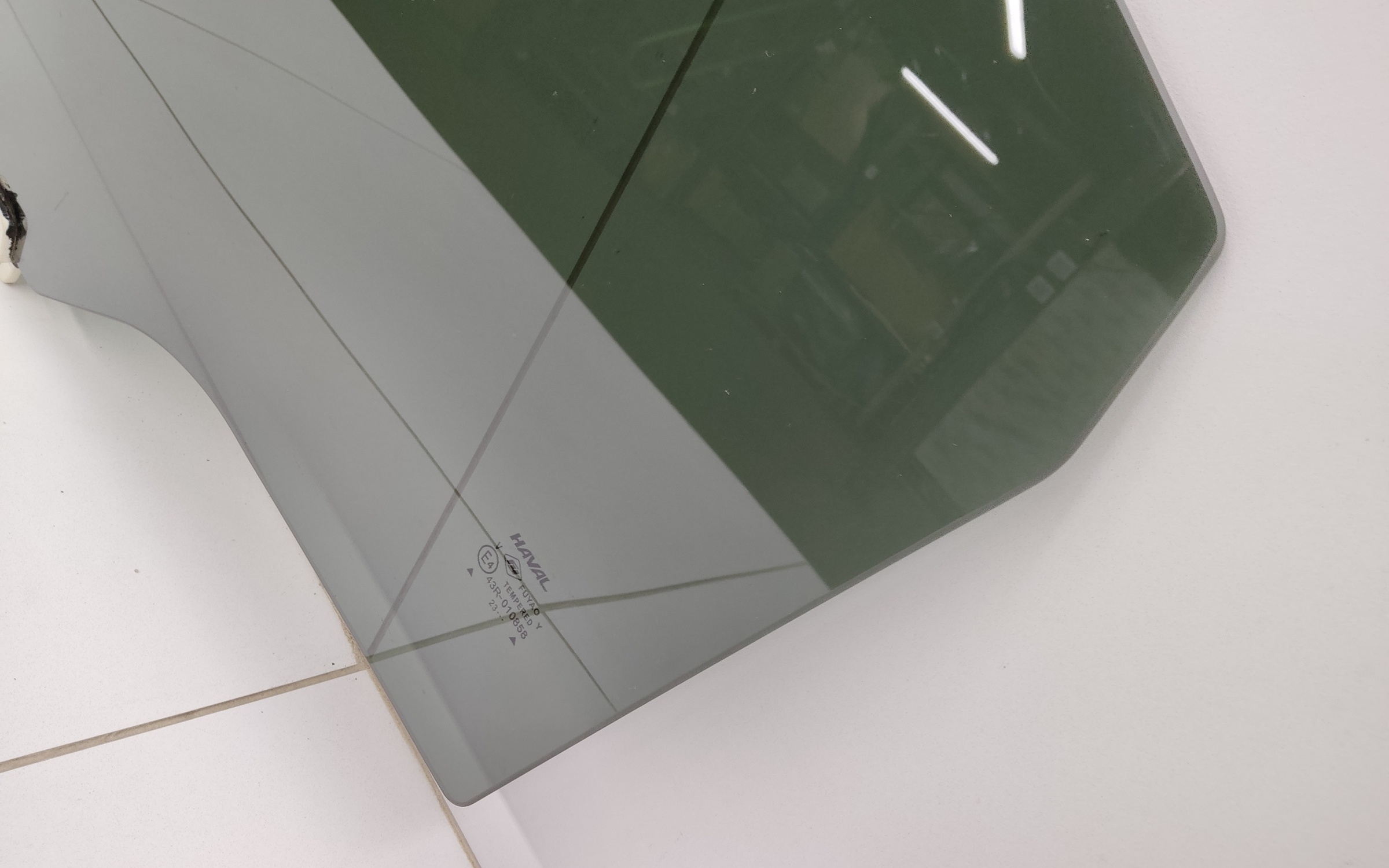 Стекло двери задней левой Haval F7x 1