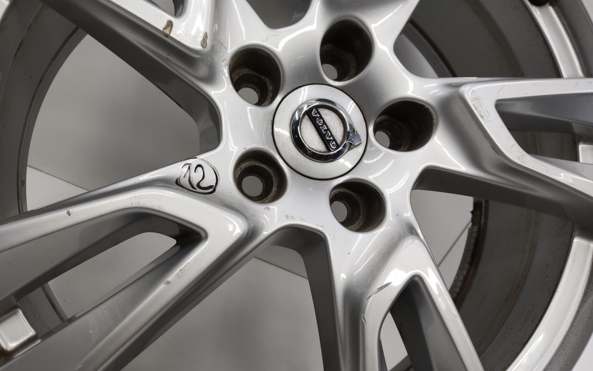 Диск колеса литой Volvo XC60 2 R18