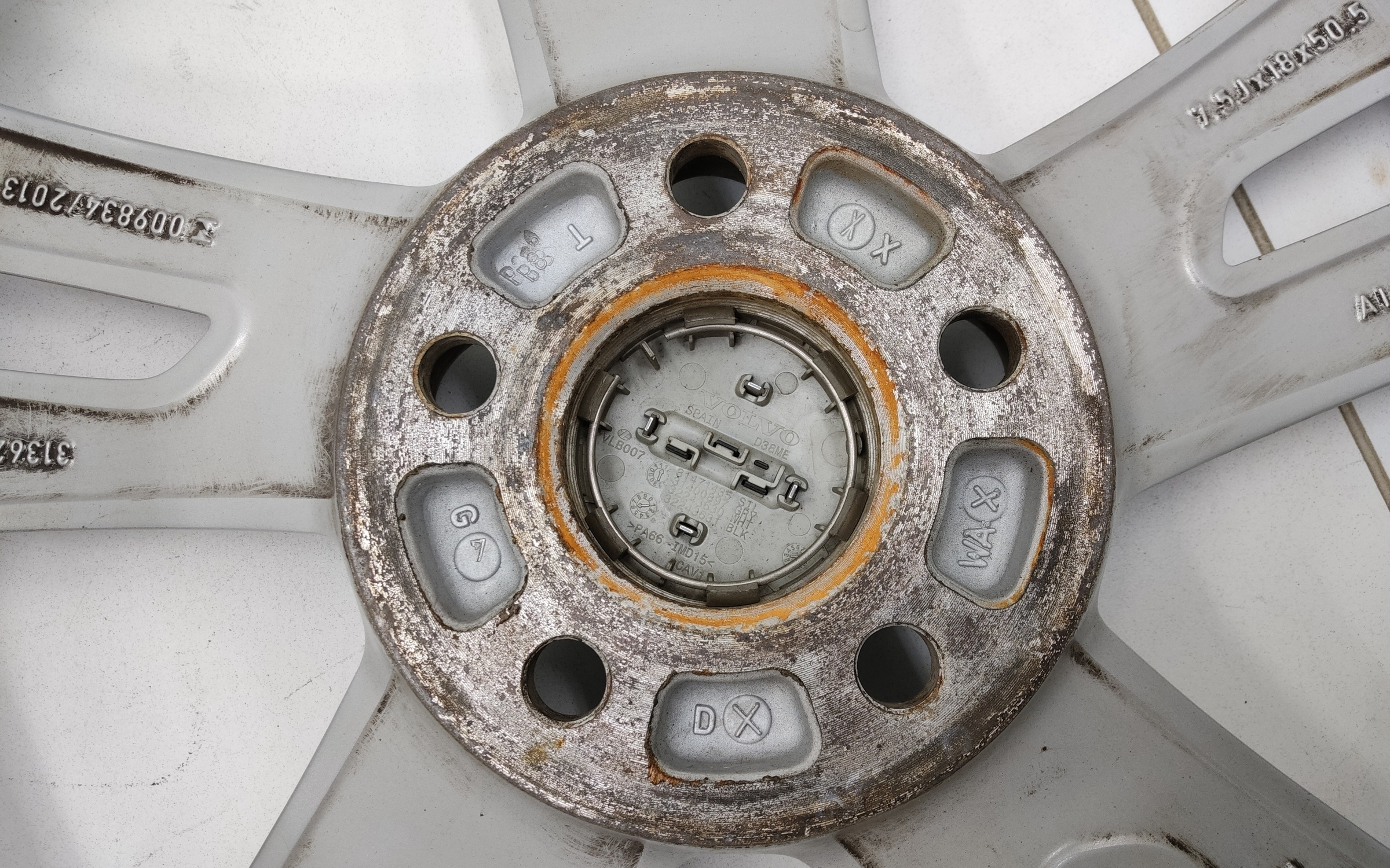 Диск колеса литой Volvo XC60 2 R18