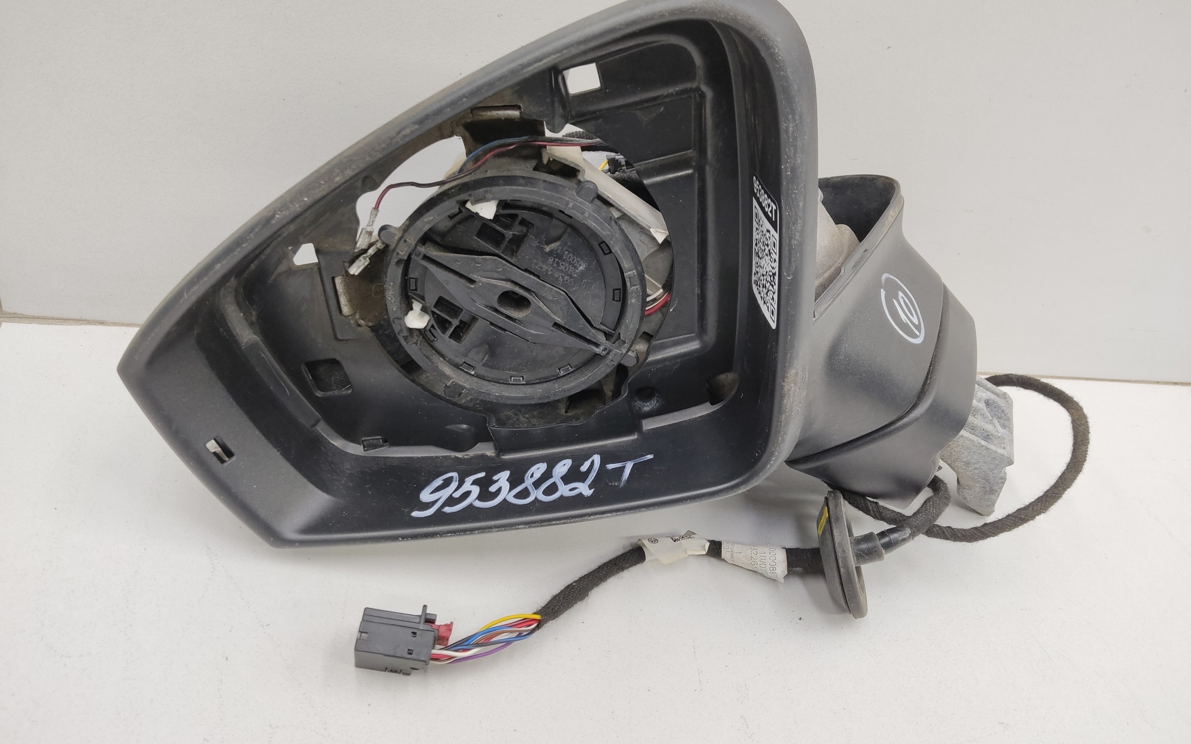 Зеркало левое Volkswagen Touareg 3 8 контактов