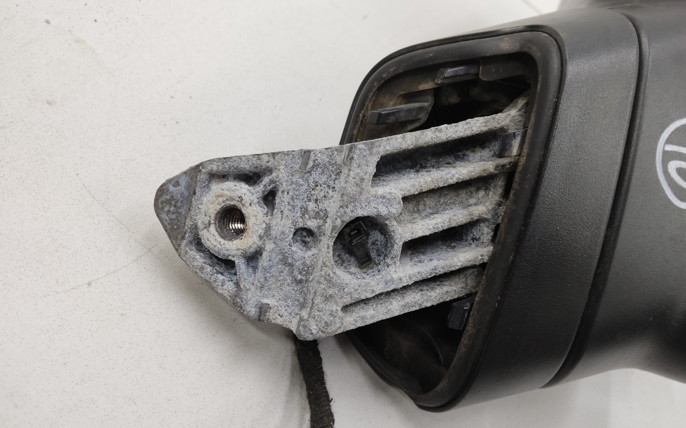 Зеркало левое Volkswagen Touareg 3 8 контактов