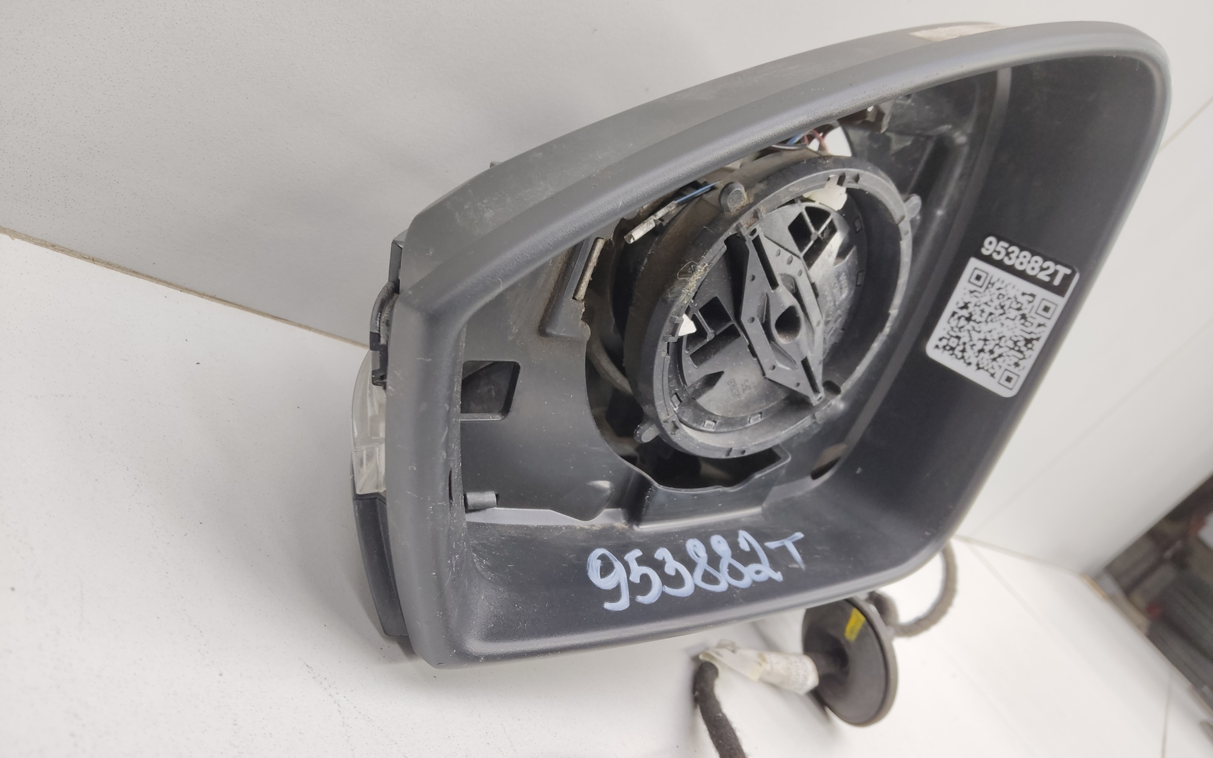 Зеркало левое Volkswagen Touareg 3 8 контактов