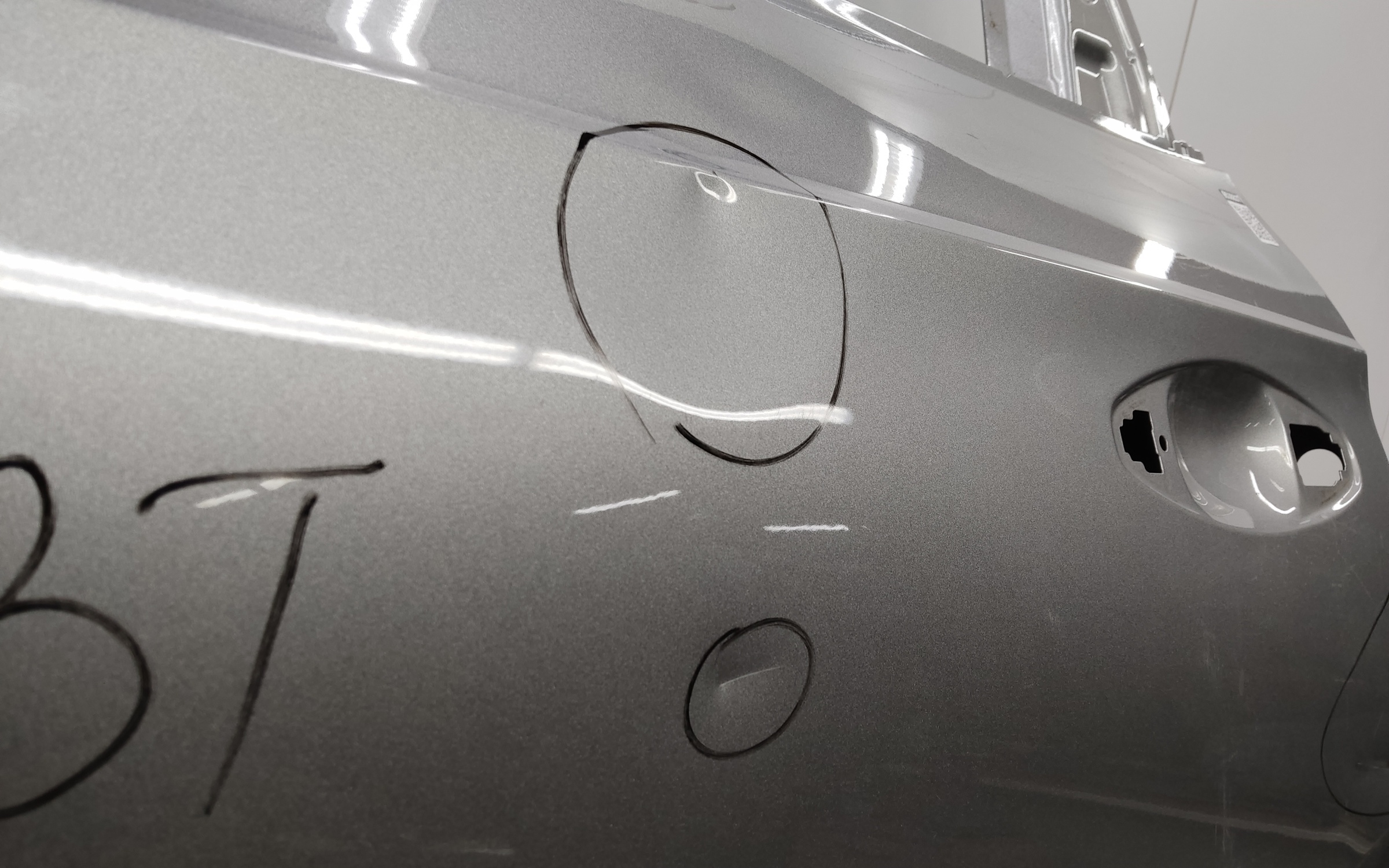 Дверь задняя левая Haval Jolion без молдинга