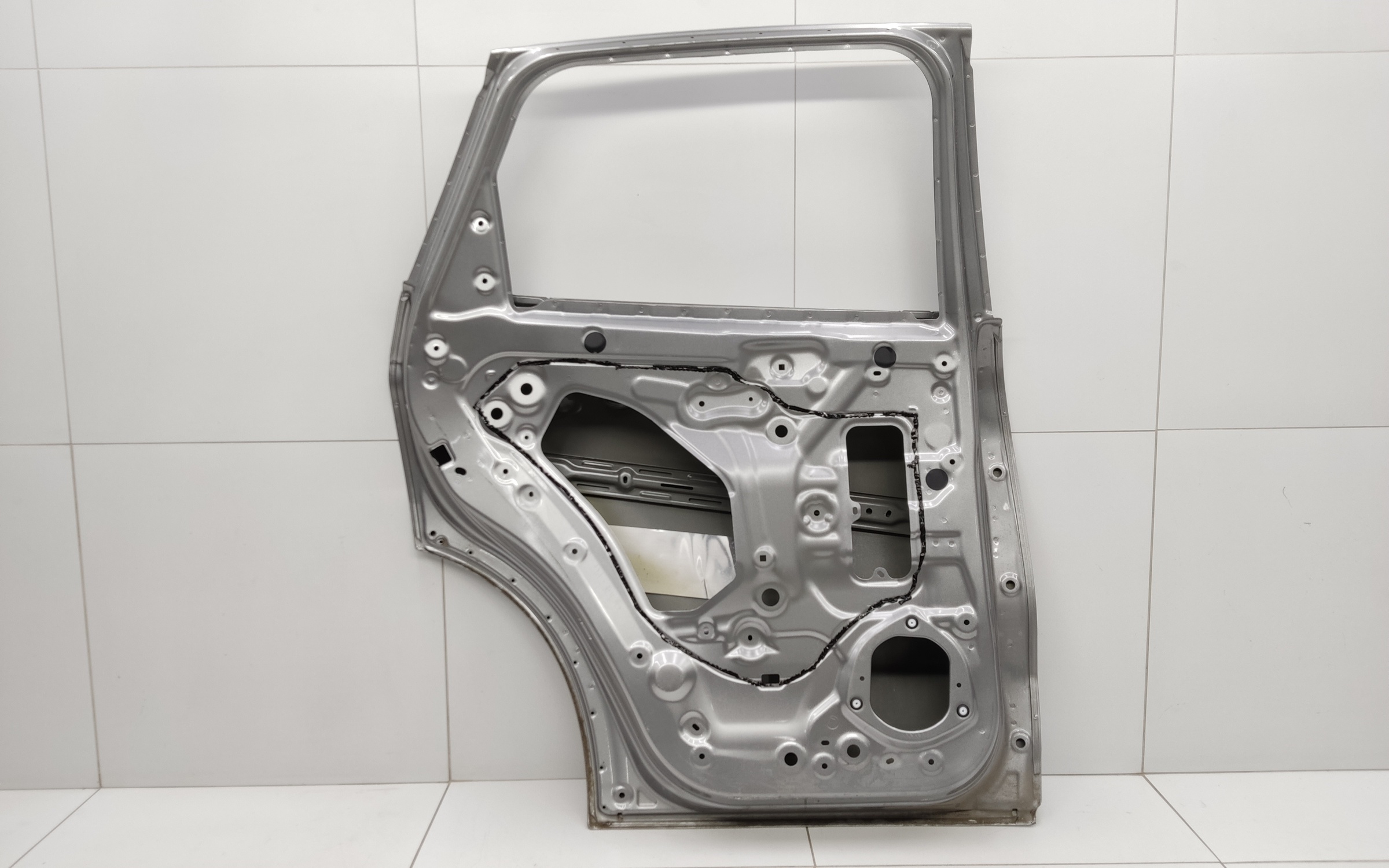 Дверь задняя левая Haval Jolion без молдинга