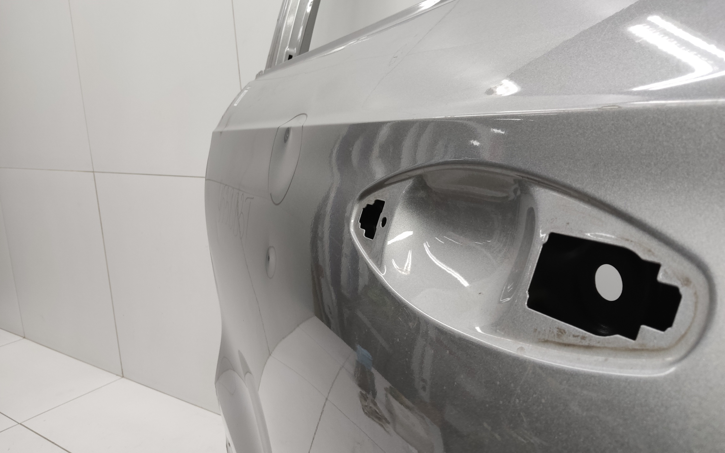 Дверь задняя левая Haval Jolion без молдинга