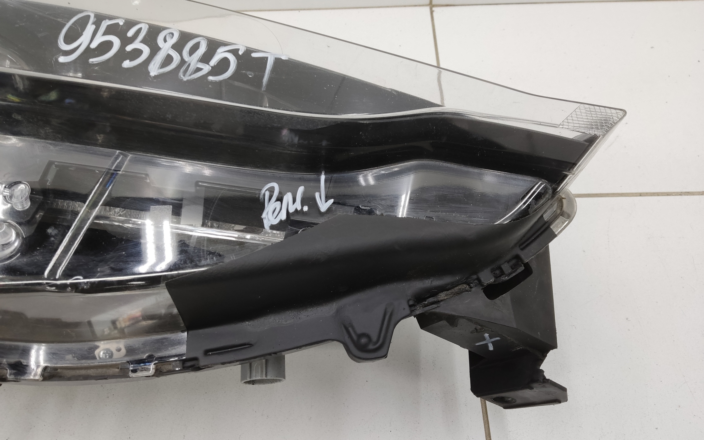 Фара передняя правая Mazda CX-5 2 LED