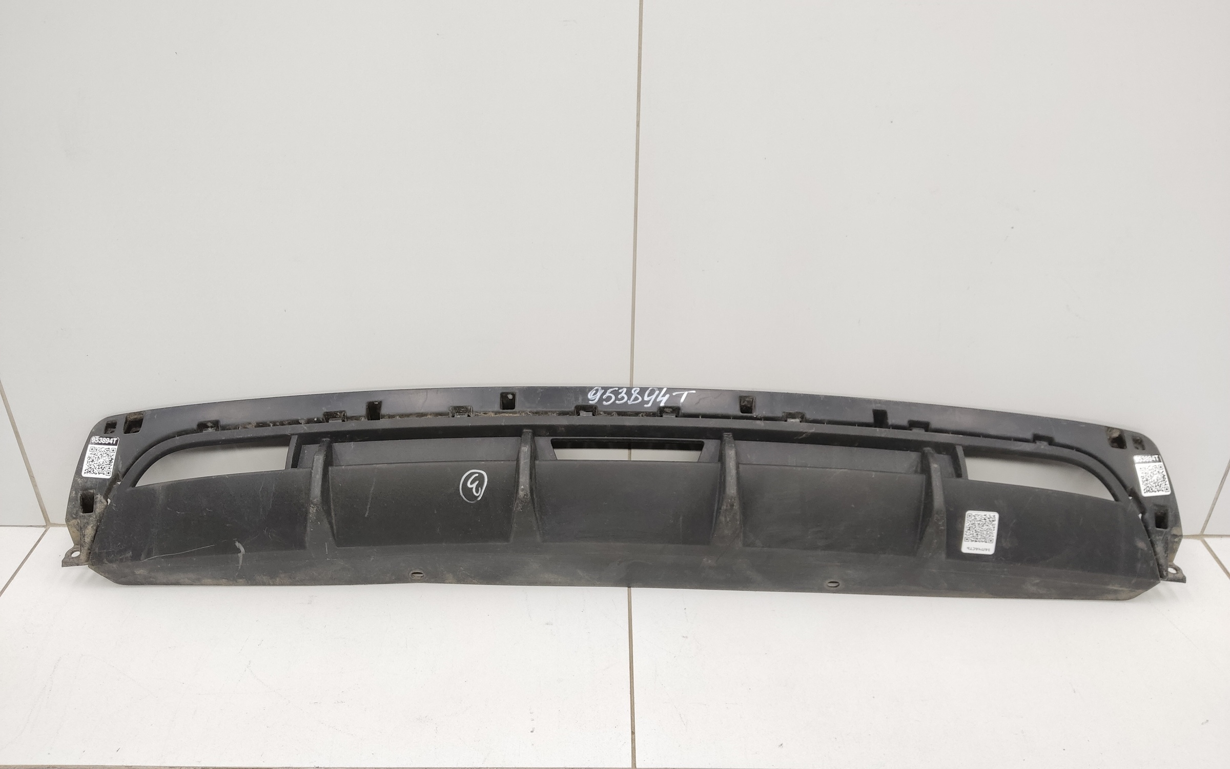 Накладка заднего бампера центральная Genesis GV70