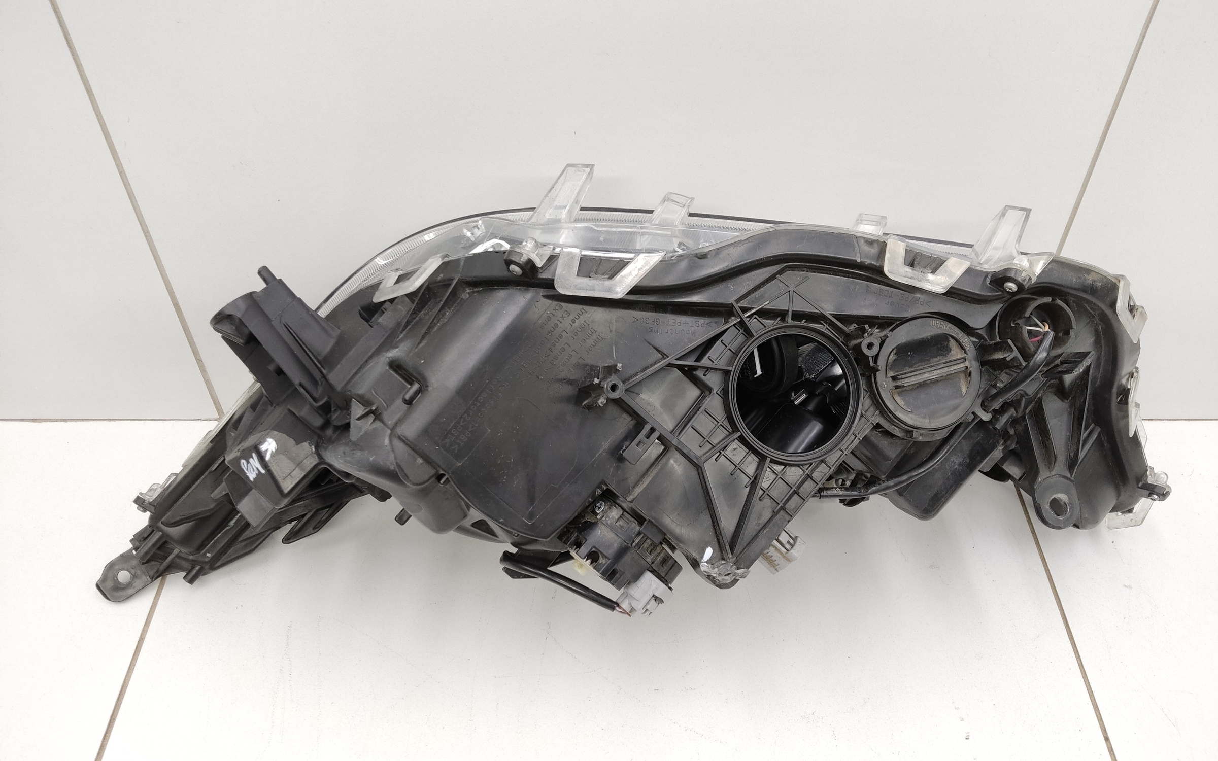 Фара передняя правая Toyota Rav4 XA50 линза LED