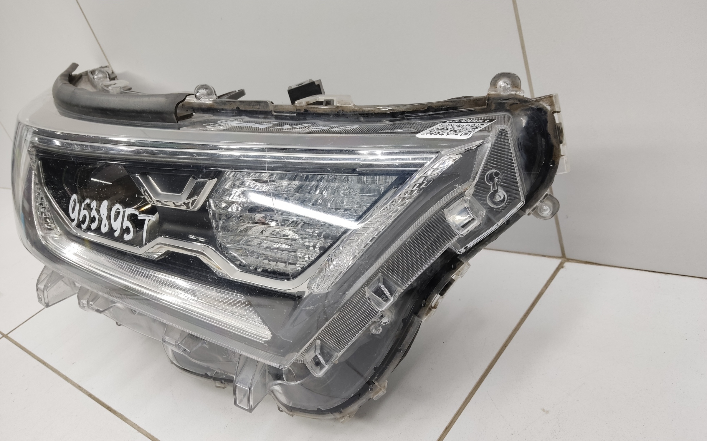 Фара передняя правая Toyota Rav4 XA50 линза LED