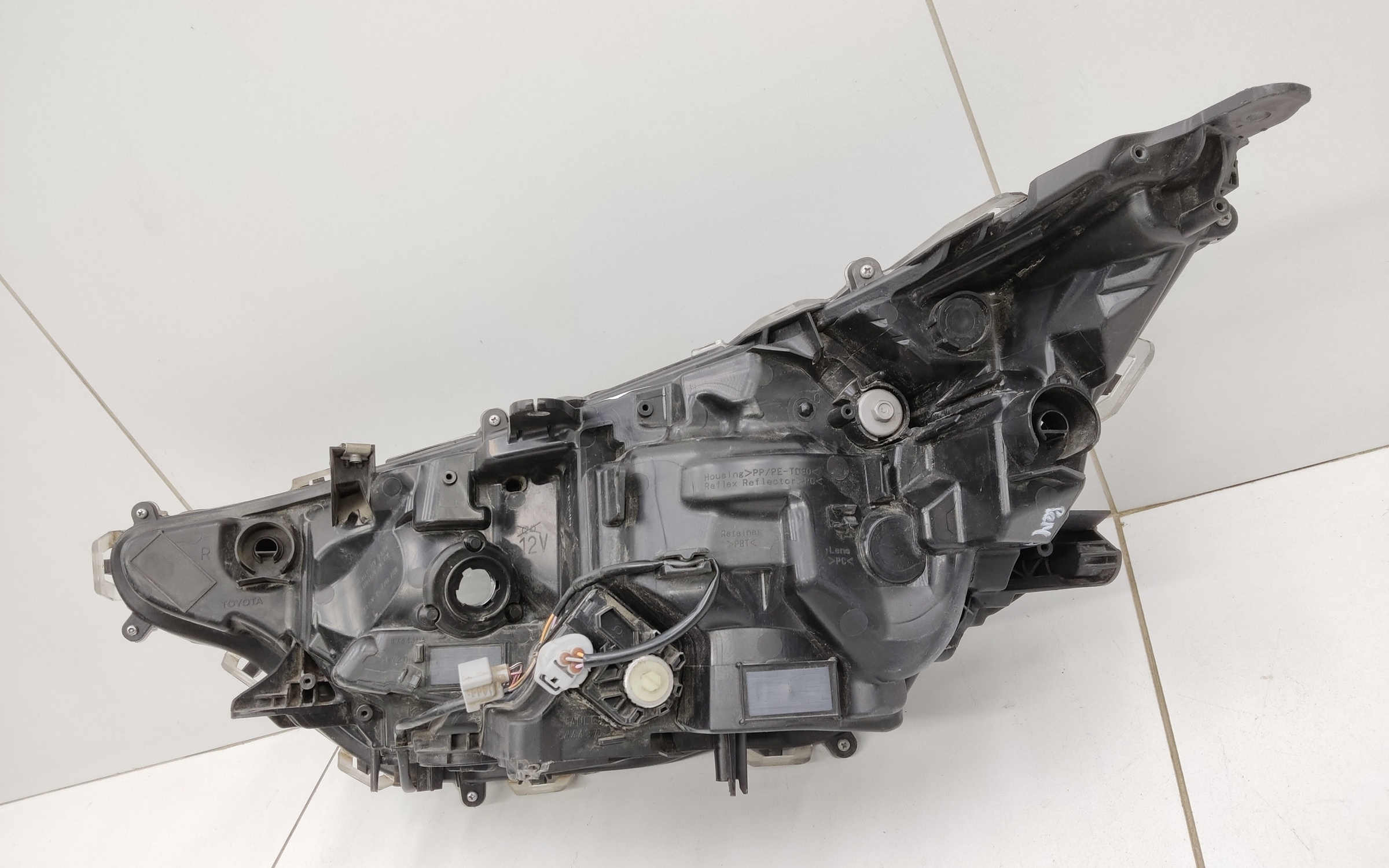 Фара передняя правая Toyota Rav4 XA50 линза LED