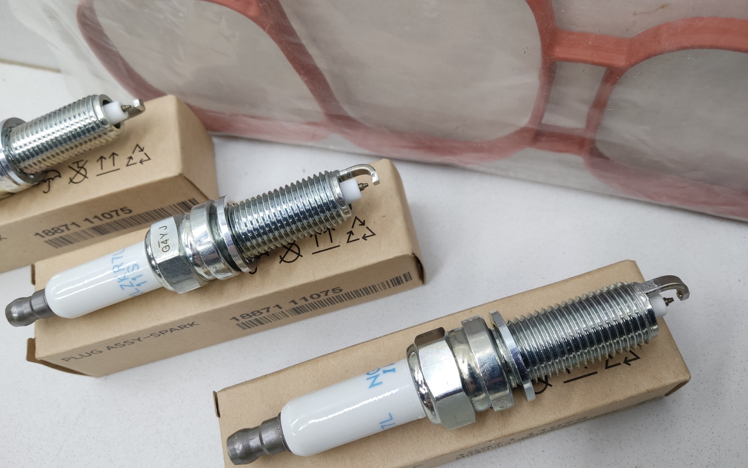 Комплект свечей зажигания Kia Sorento 4