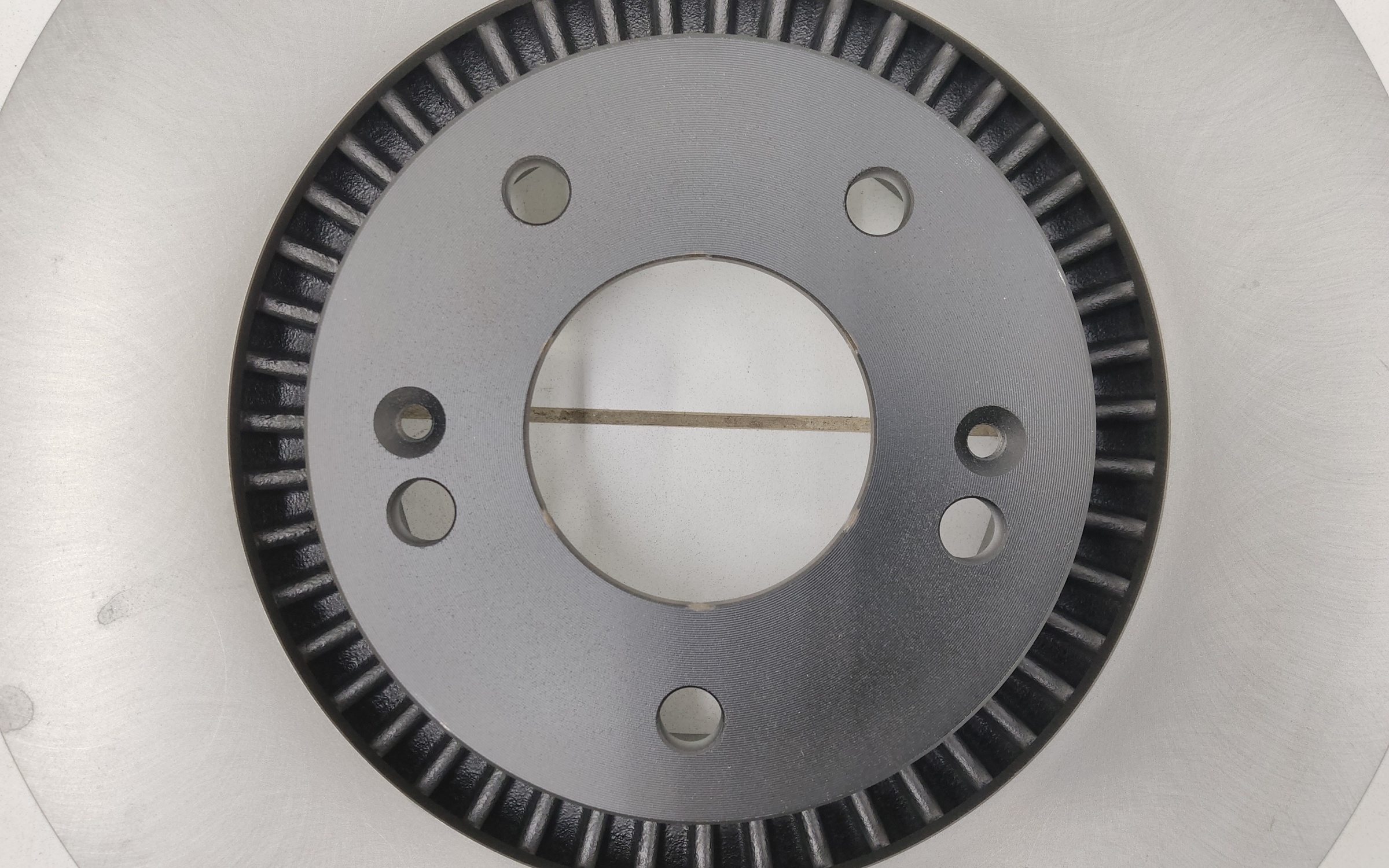 Диск тормозной передний Kia Carnival 4  17 дюймов