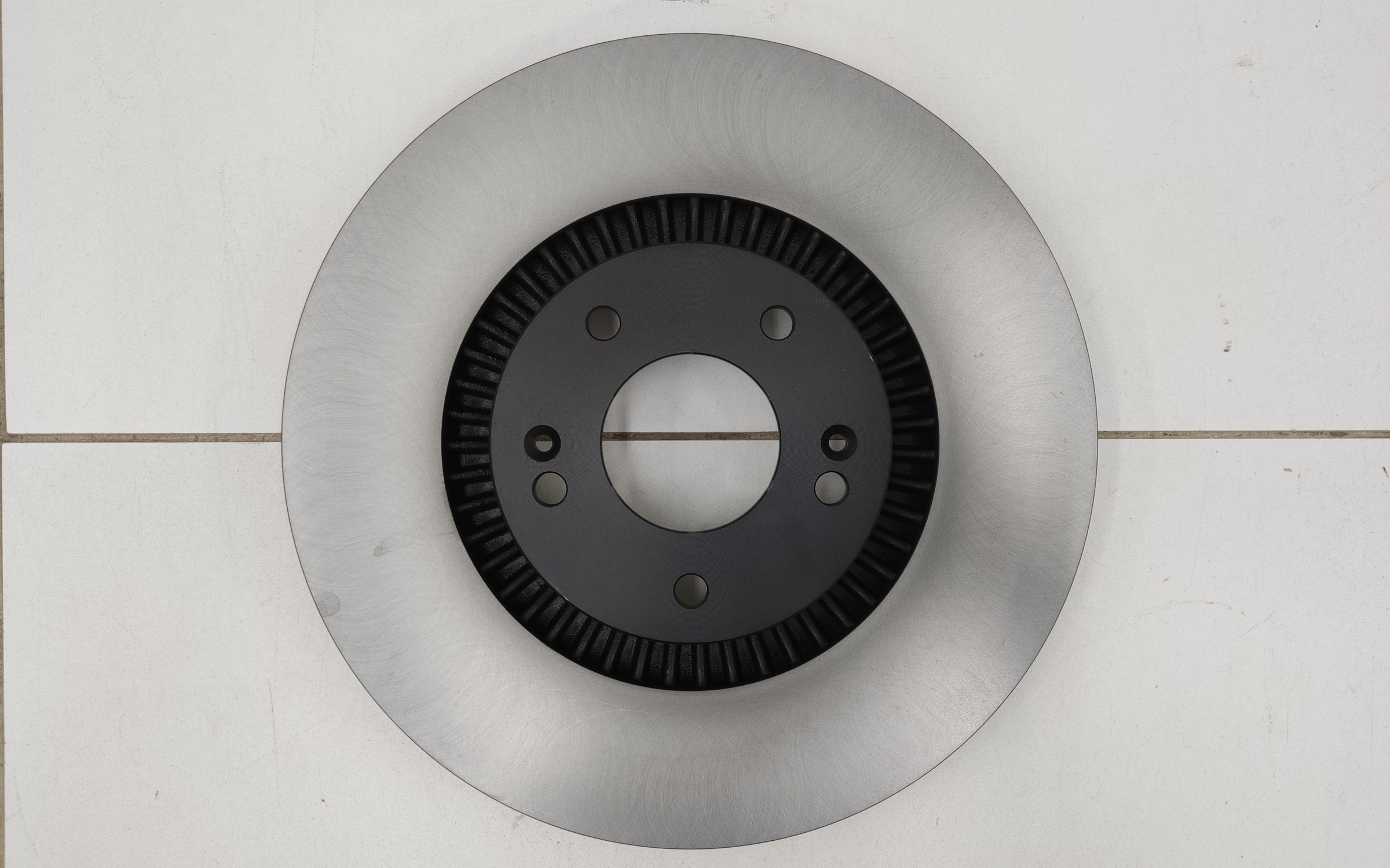 Диск тормозной передний Kia Carnival 4  17 дюймов