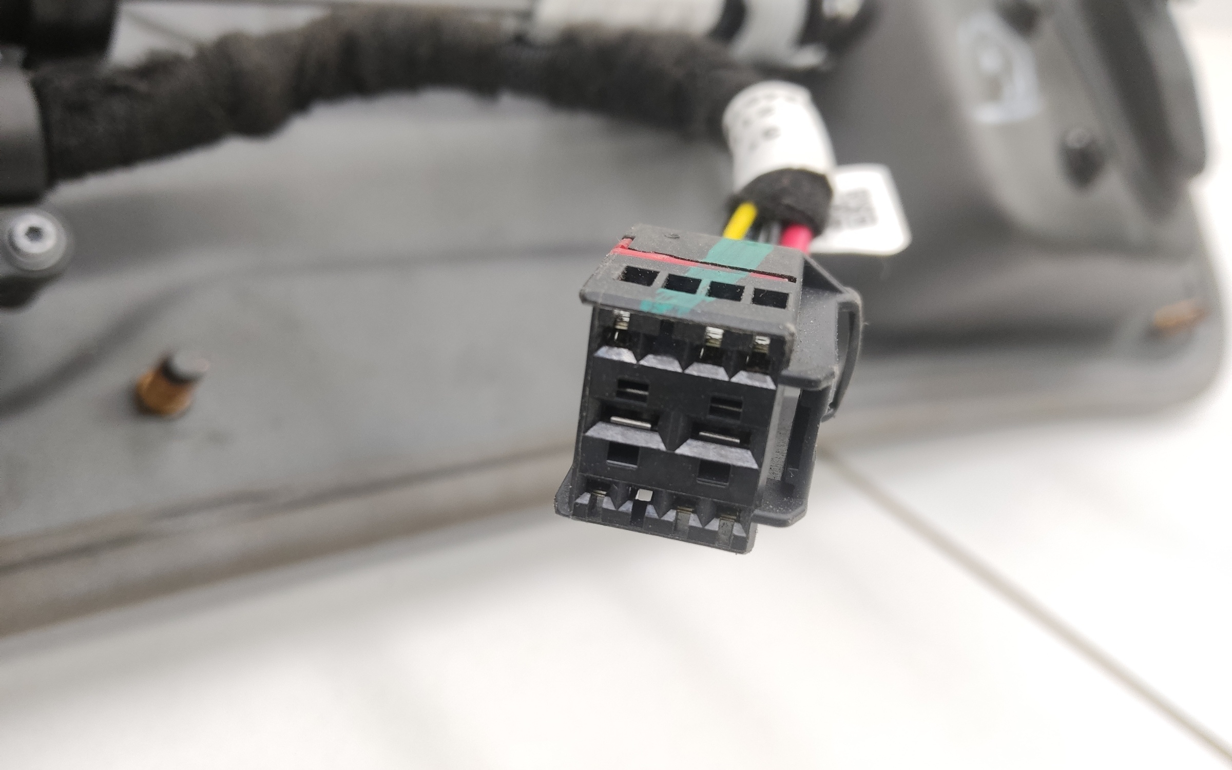 Механизм спойлера крышки багажника Changan Uni-V