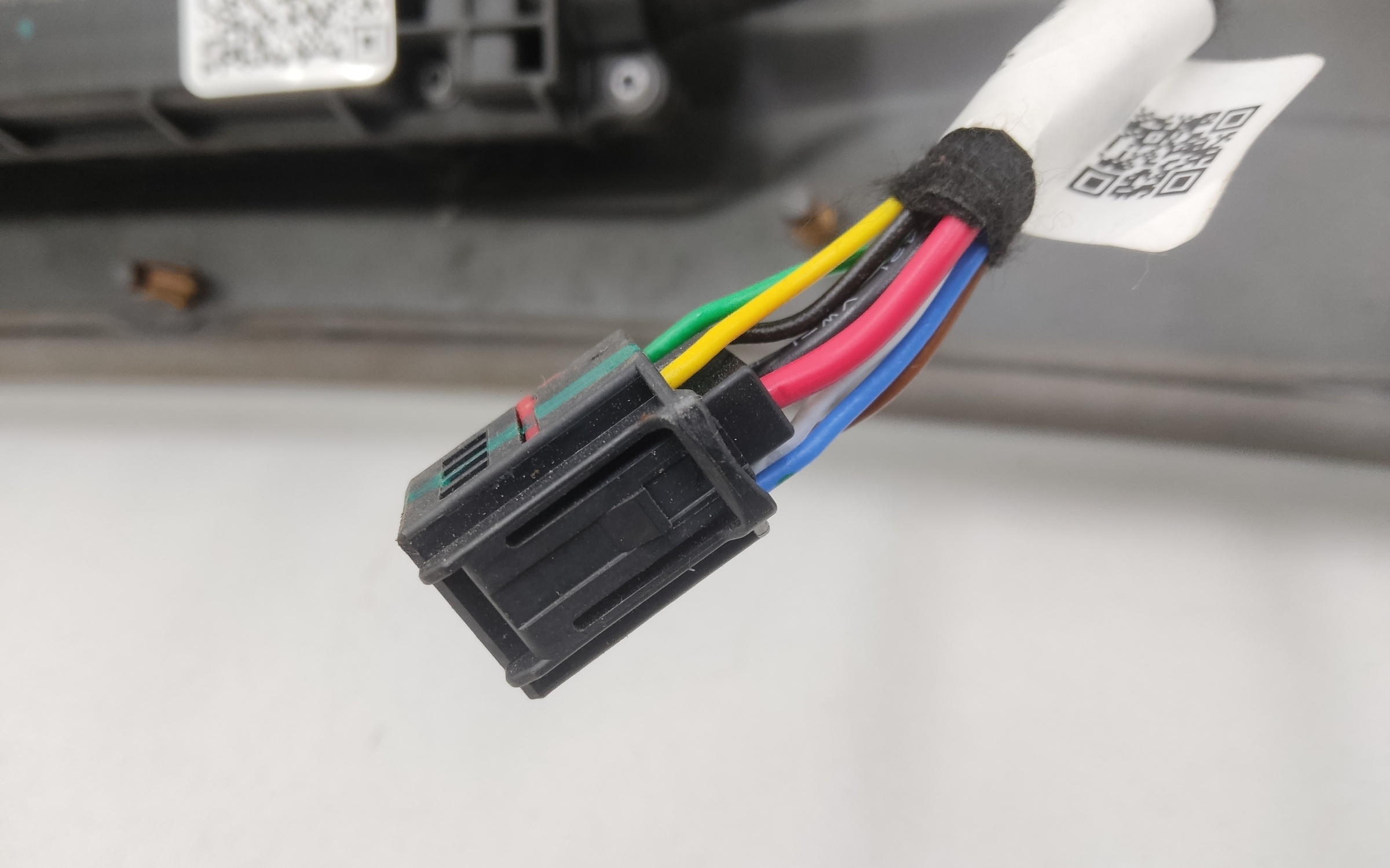 Механизм спойлера крышки багажника Changan Uni-V