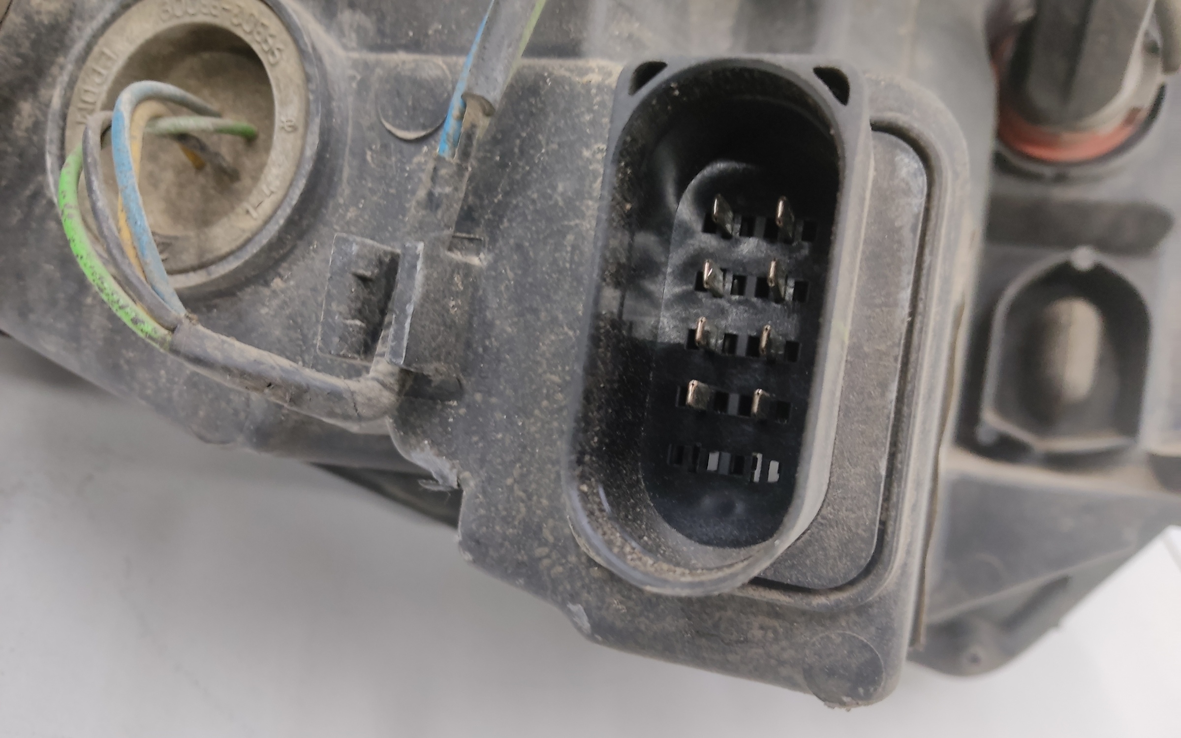 Фара передняя левая Lada Vesta 1 галоген