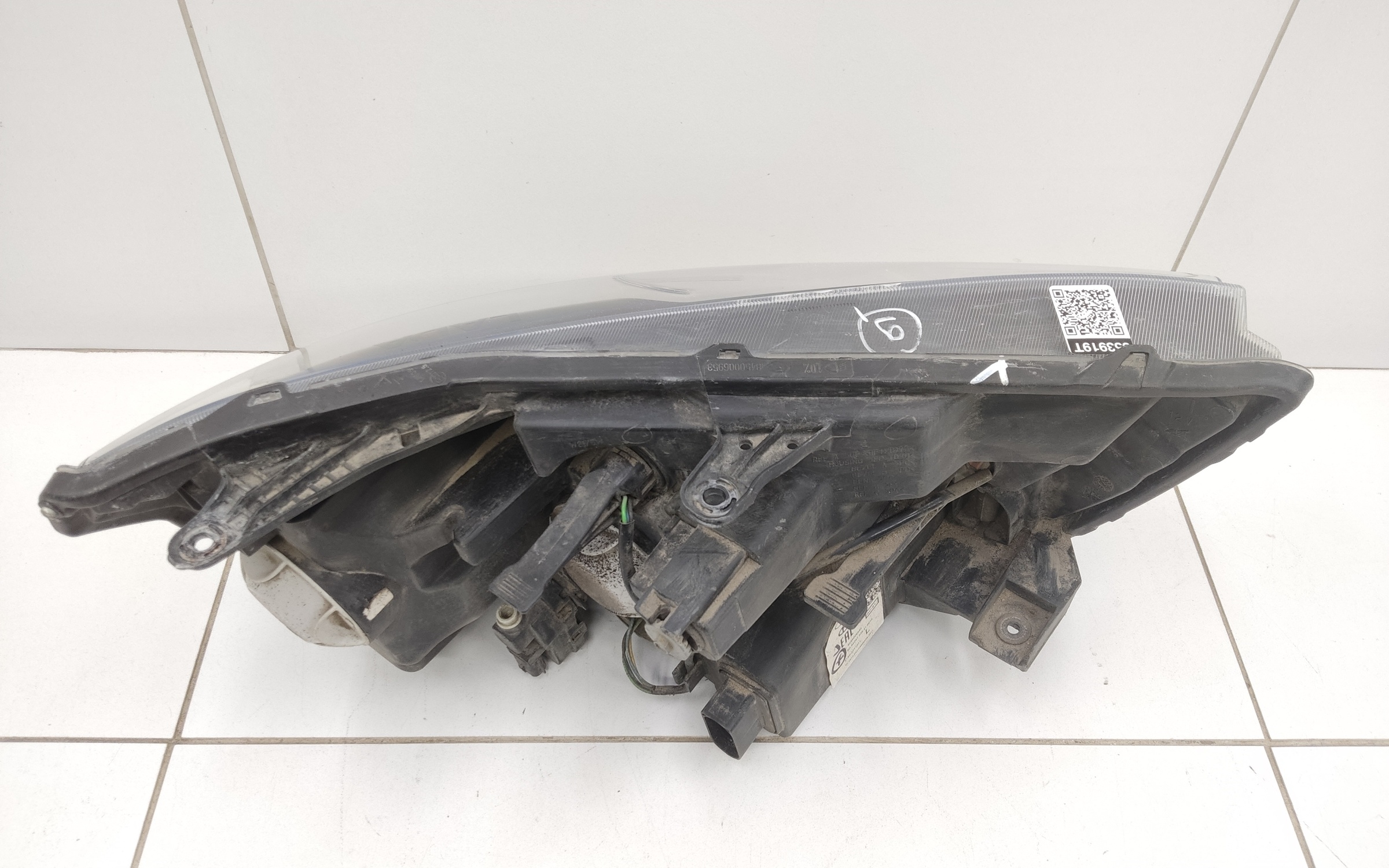 Фара передняя левая Lada Vesta 1 галоген