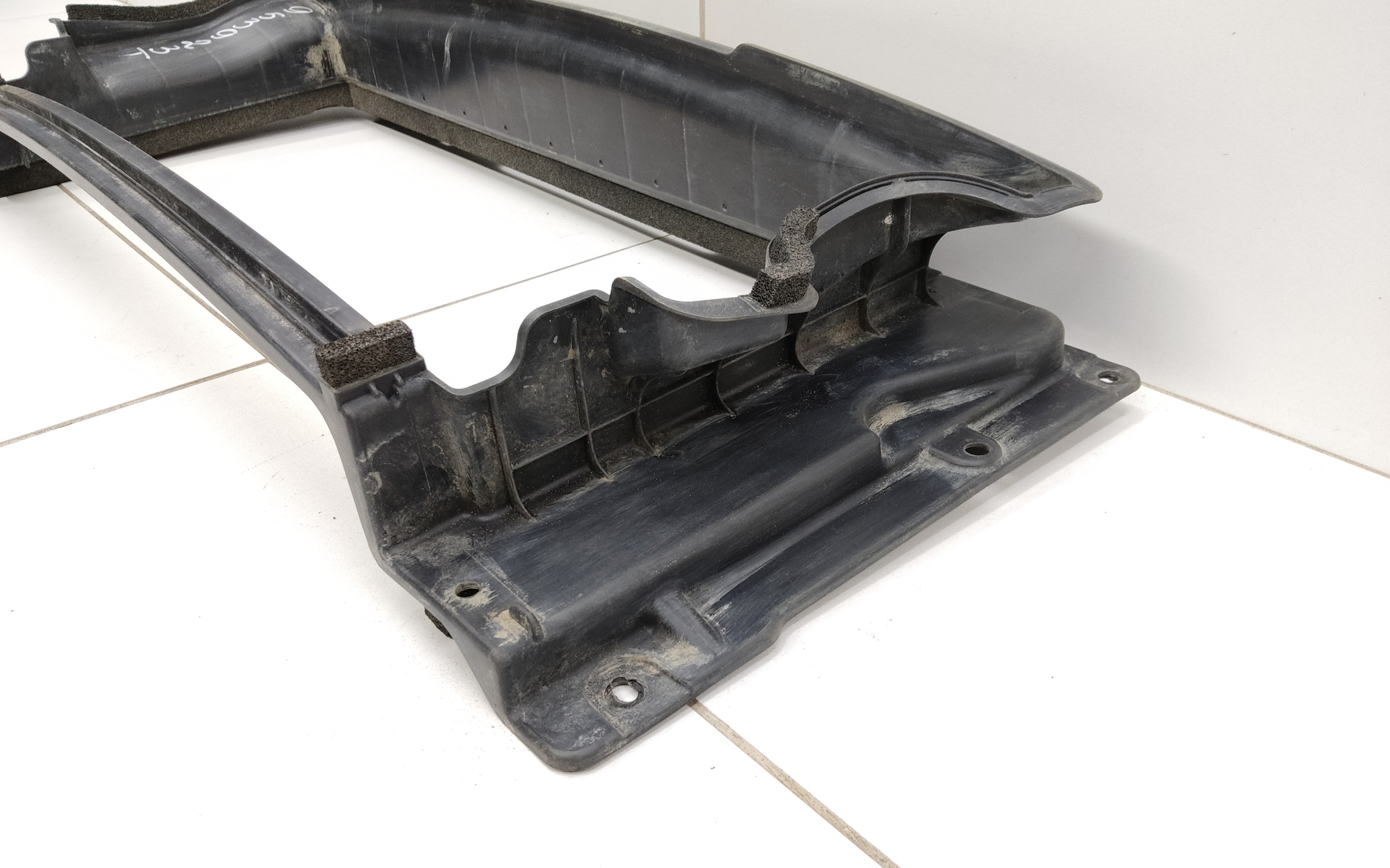 Дефлектор радиатора Kia Seltos