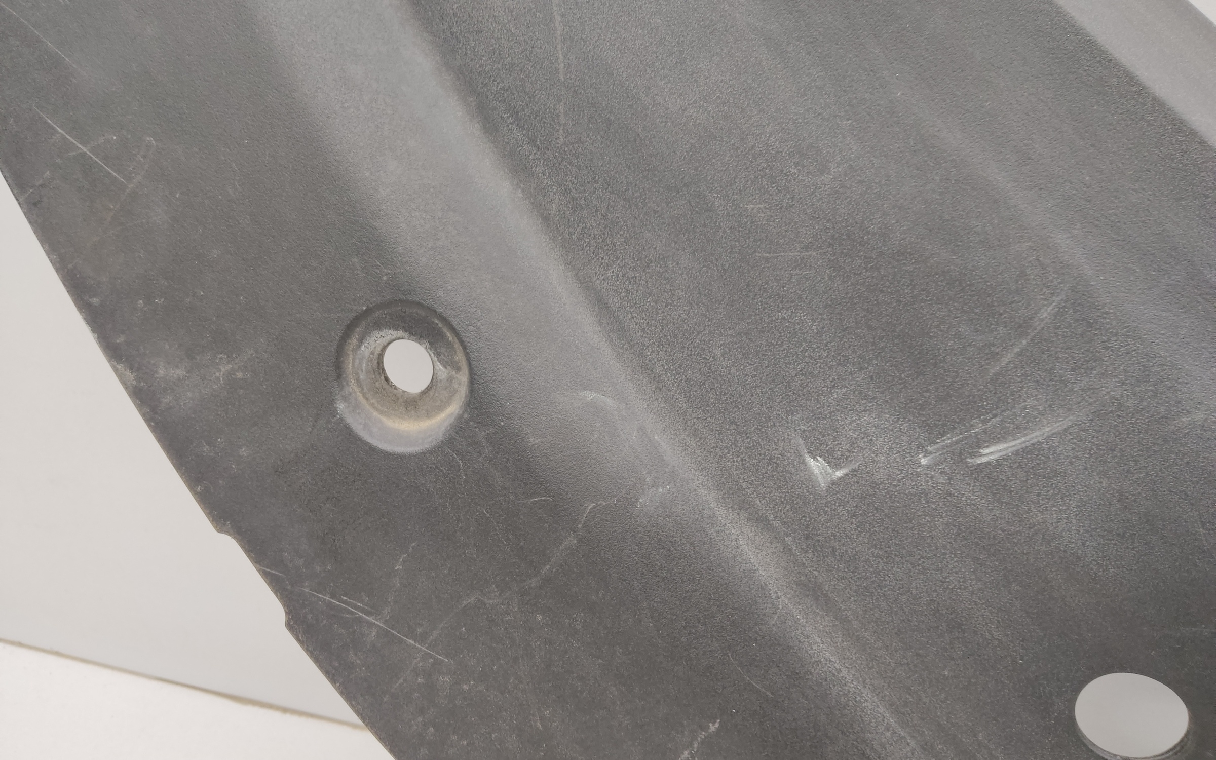 Накладка моторного отсека левая Chery Tiggo 8 Pro