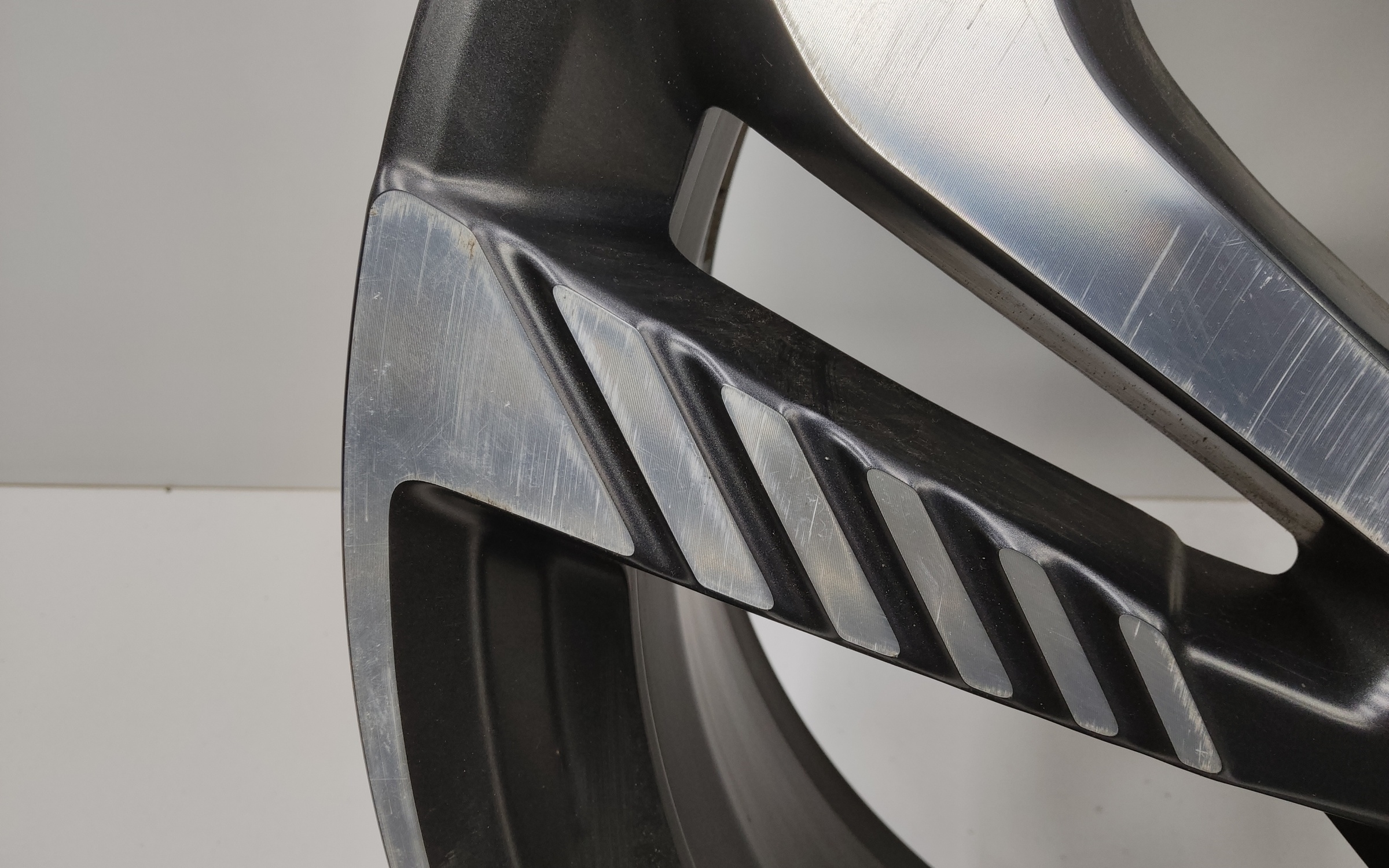 Диск колеса литой Geely Monjaro R20