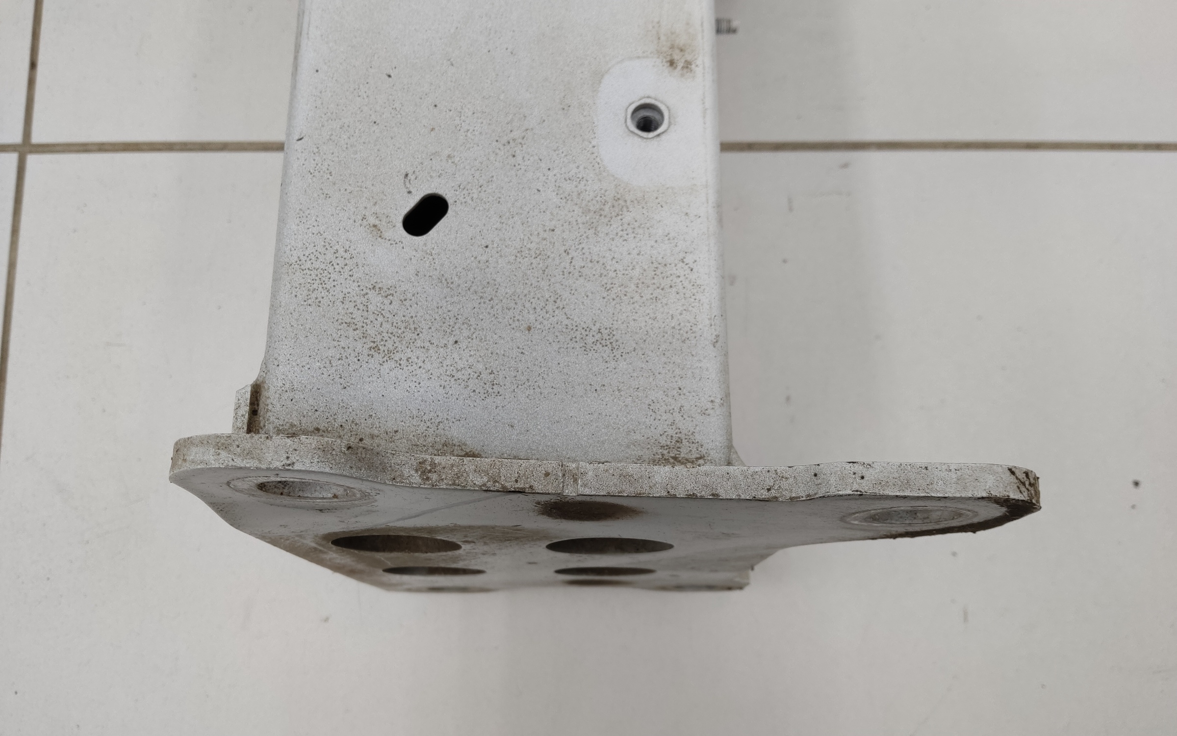 Усилитель переднего бампера Geely Tugella