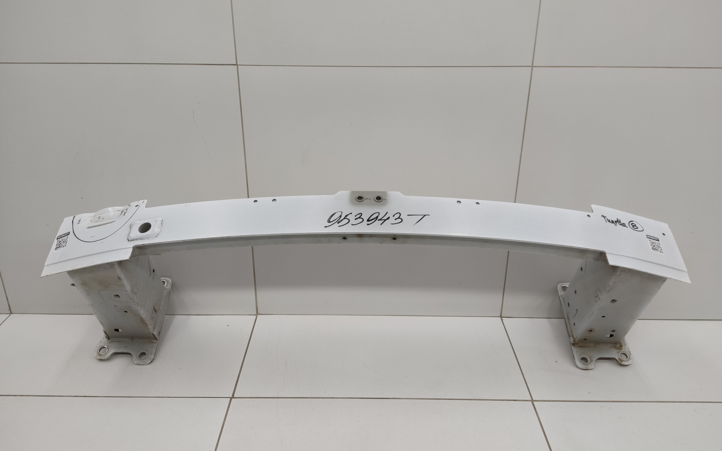 Усилитель переднего бампера Geely Tugella