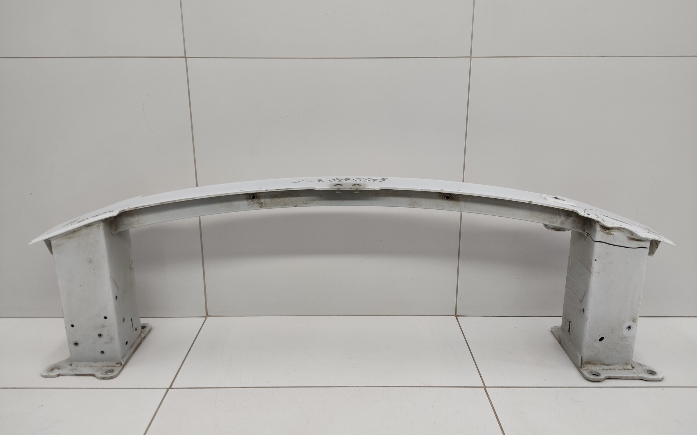 Усилитель переднего бампера Geely Tugella