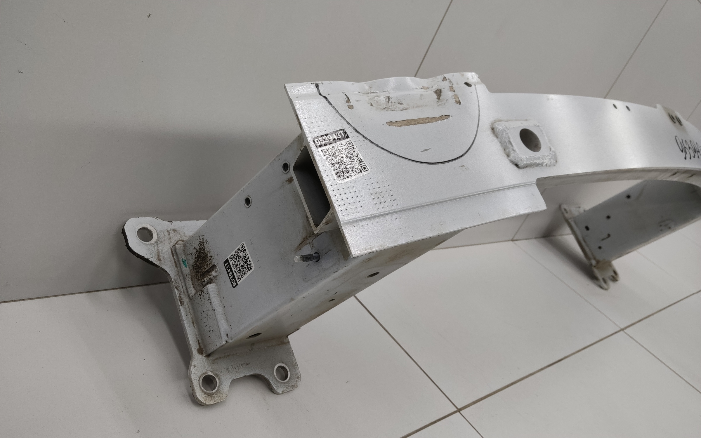 Усилитель переднего бампера Geely Tugella