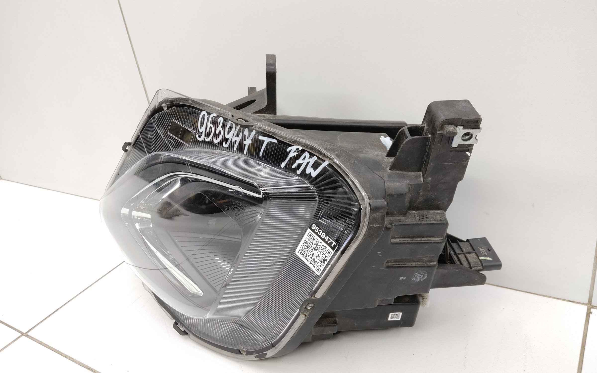 Фара ДХО передняя левая Faw Bestune T90