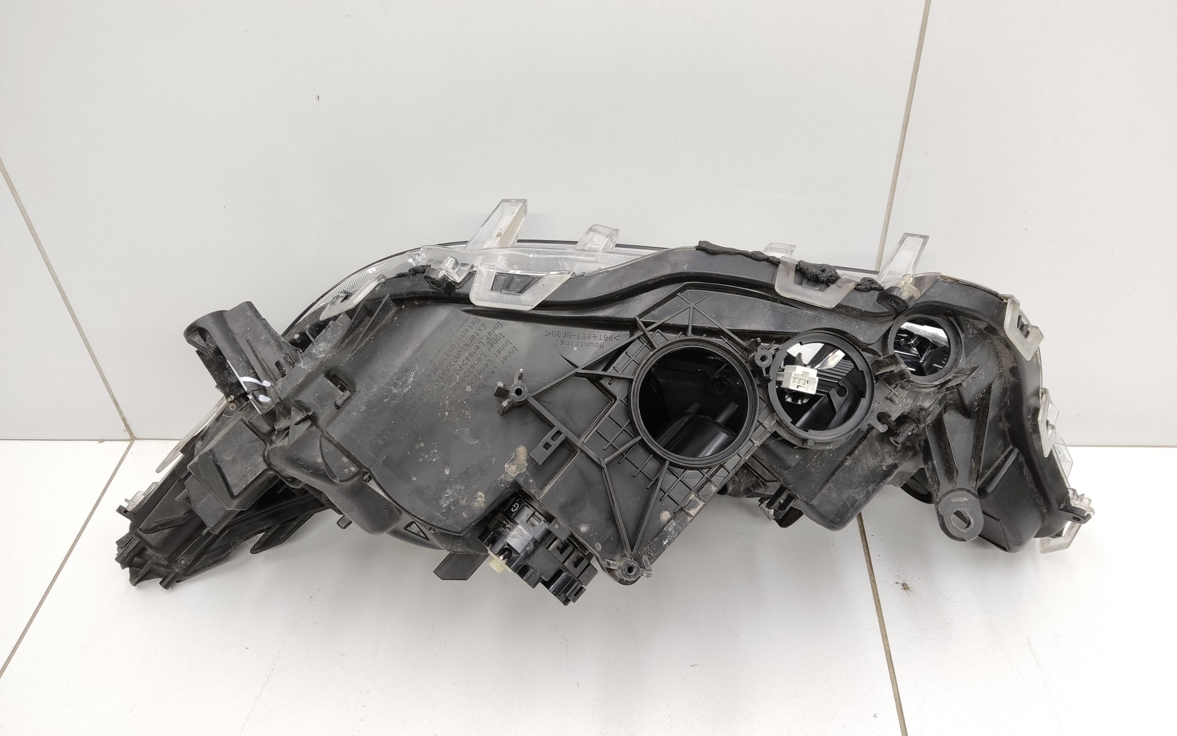 Фара передняя правая Toyota Rav4 XA50 линза LED