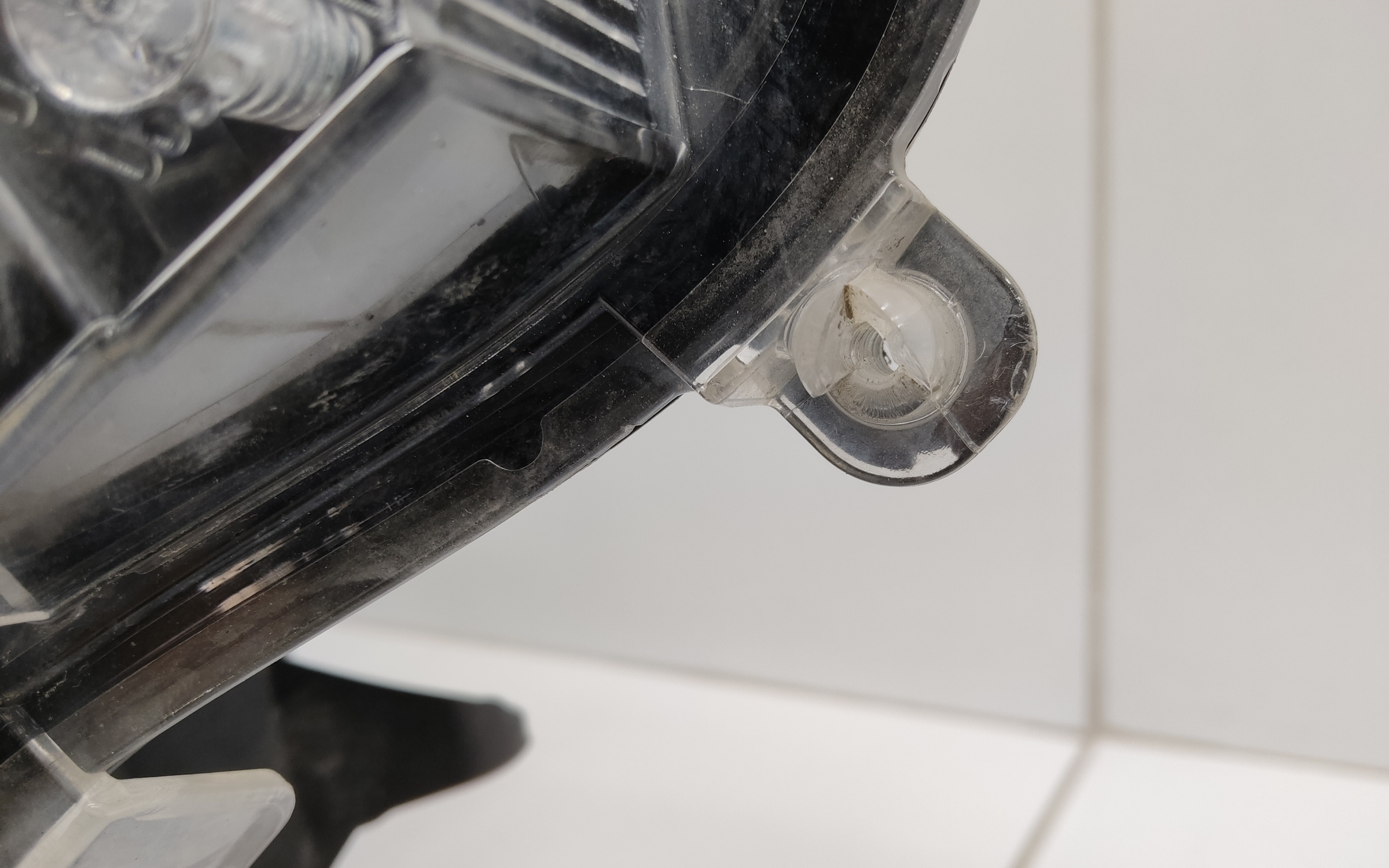 Фара передняя правая Toyota Rav4 XA50 линза LED