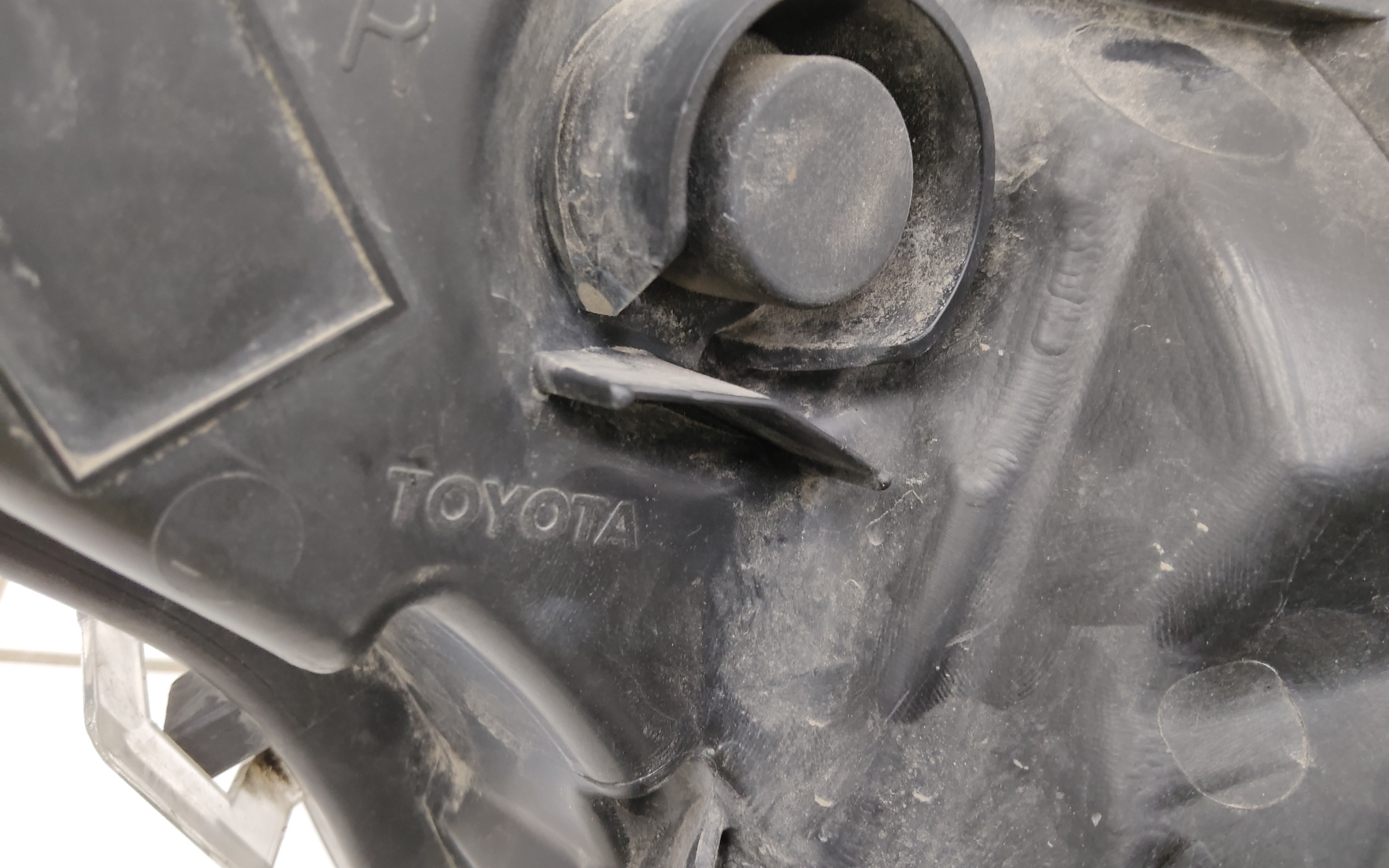 Фара передняя правая Toyota Rav4 XA50 линза LED