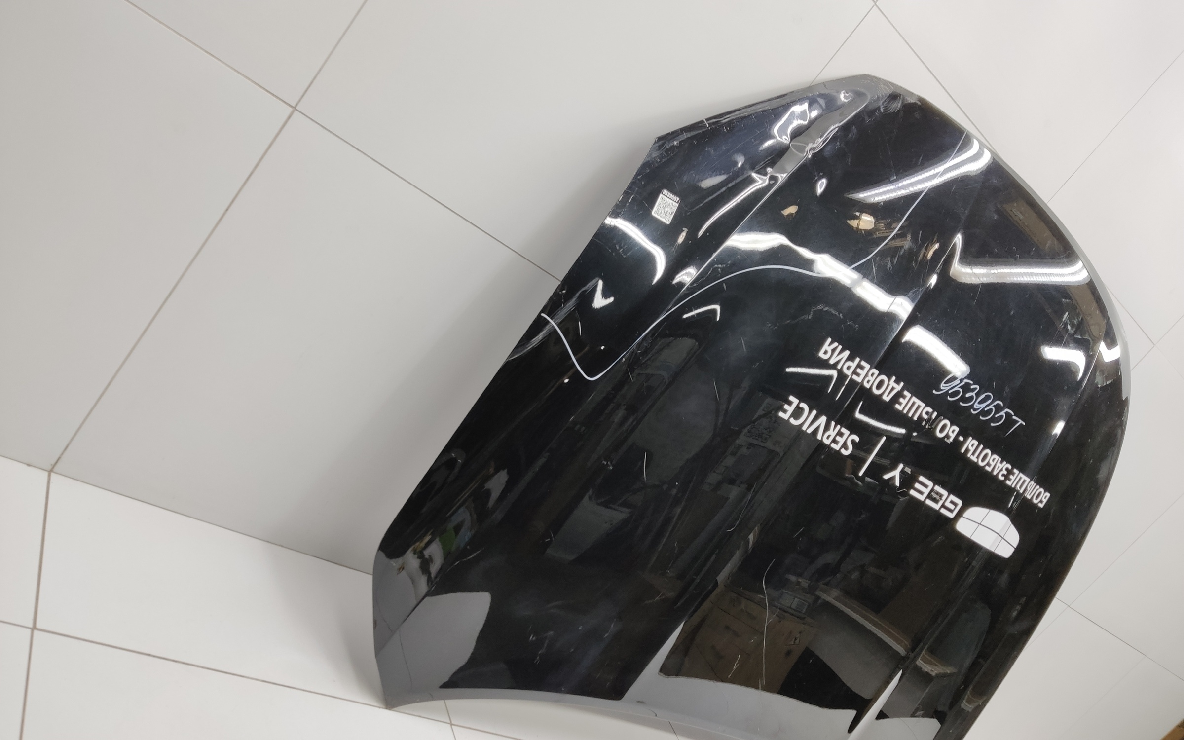 Капот Geely Monjaro