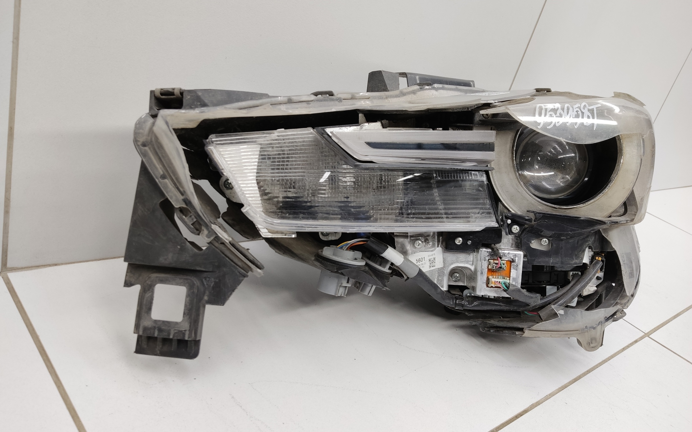 Фара передняя левая Mazda CX-5 2 LED