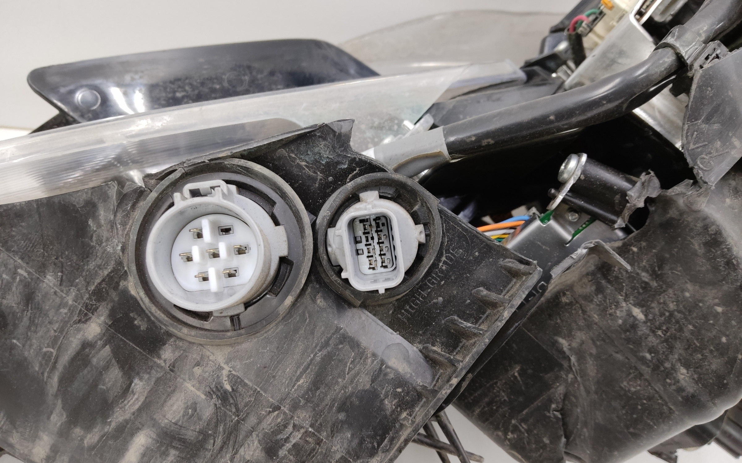 Фара передняя левая Mazda CX-5 2 LED