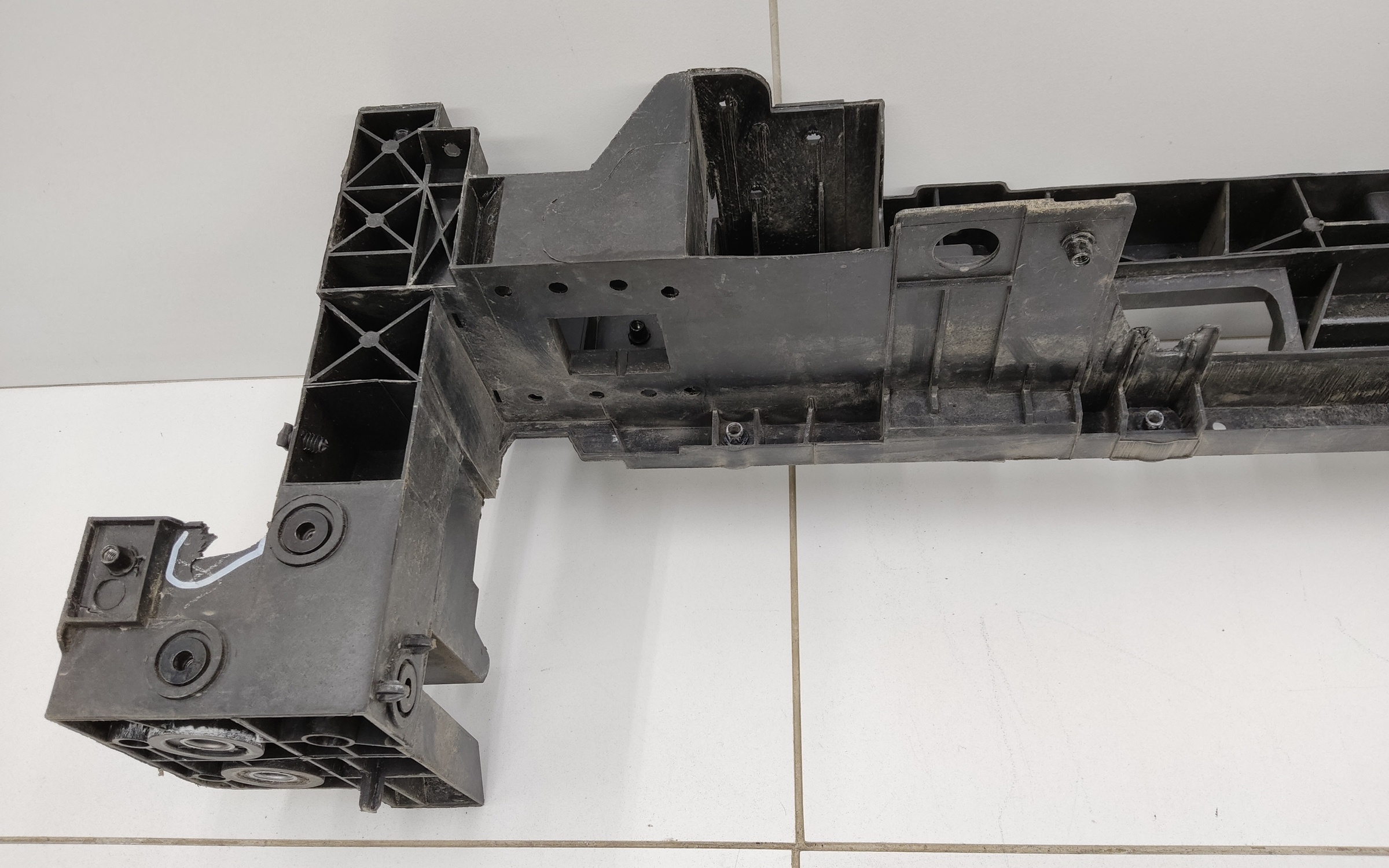 Панель передняя Geely Monjaro