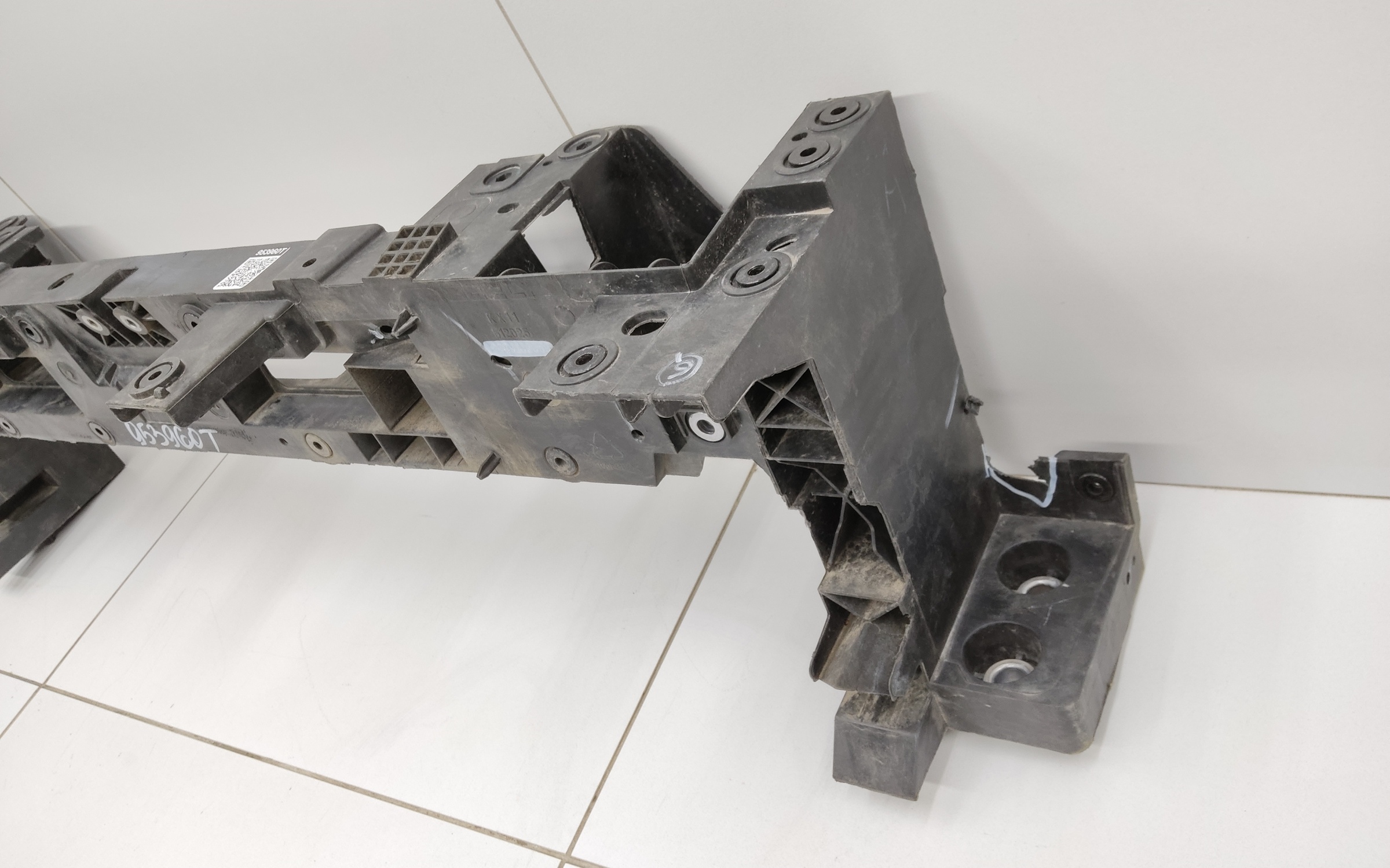 Панель передняя Geely Monjaro