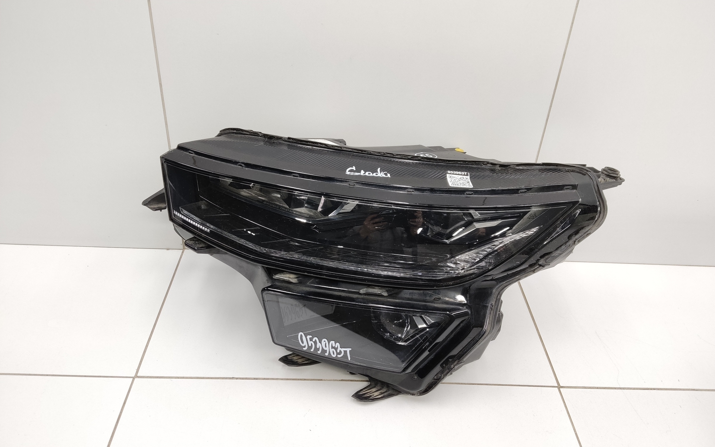 Фара передняя левая Skoda Kodiaq 1 Restail LED