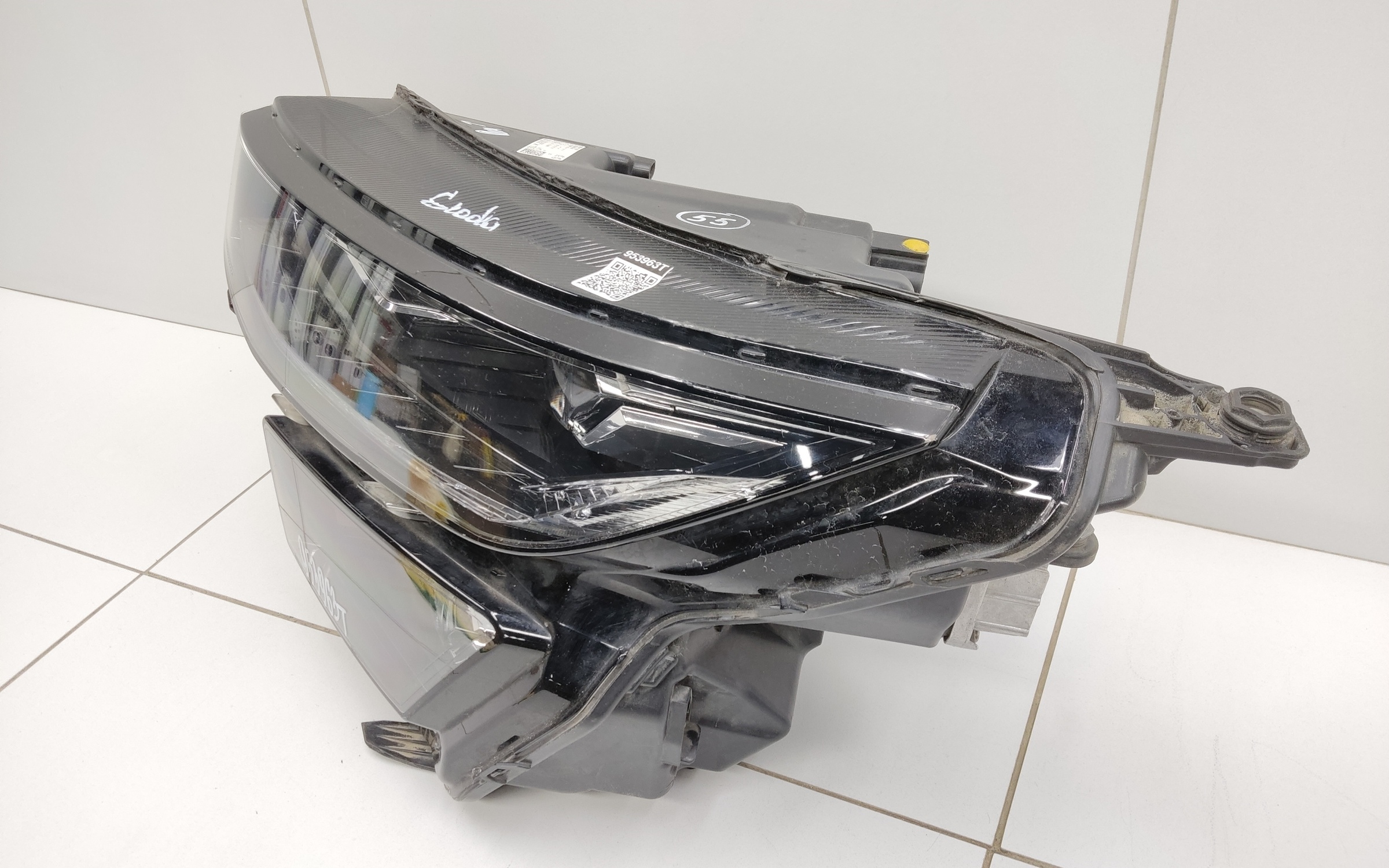 Фара передняя левая Skoda Kodiaq 1 Restail LED