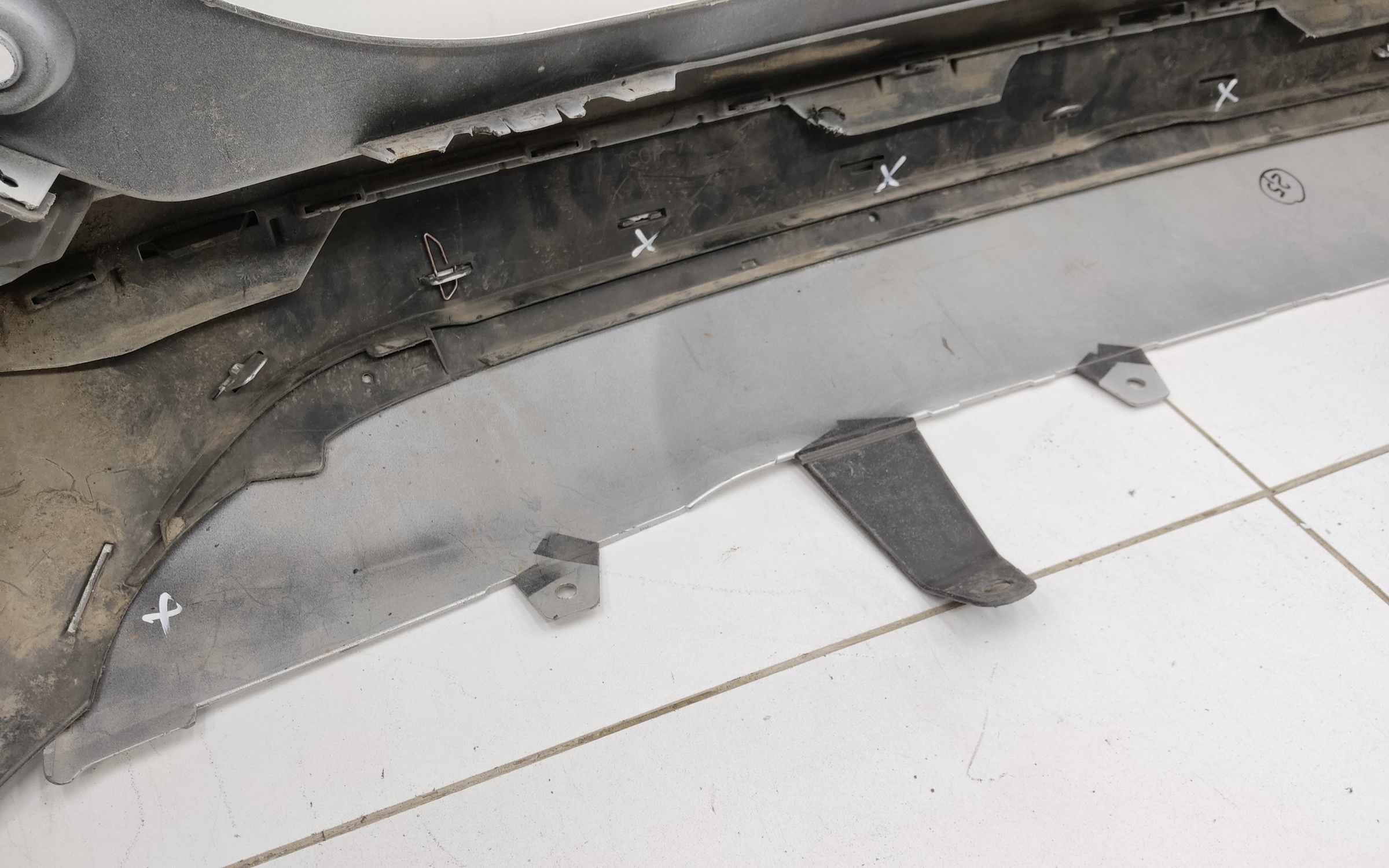 Бампер задний Toyota RAV4 CA40 Restail