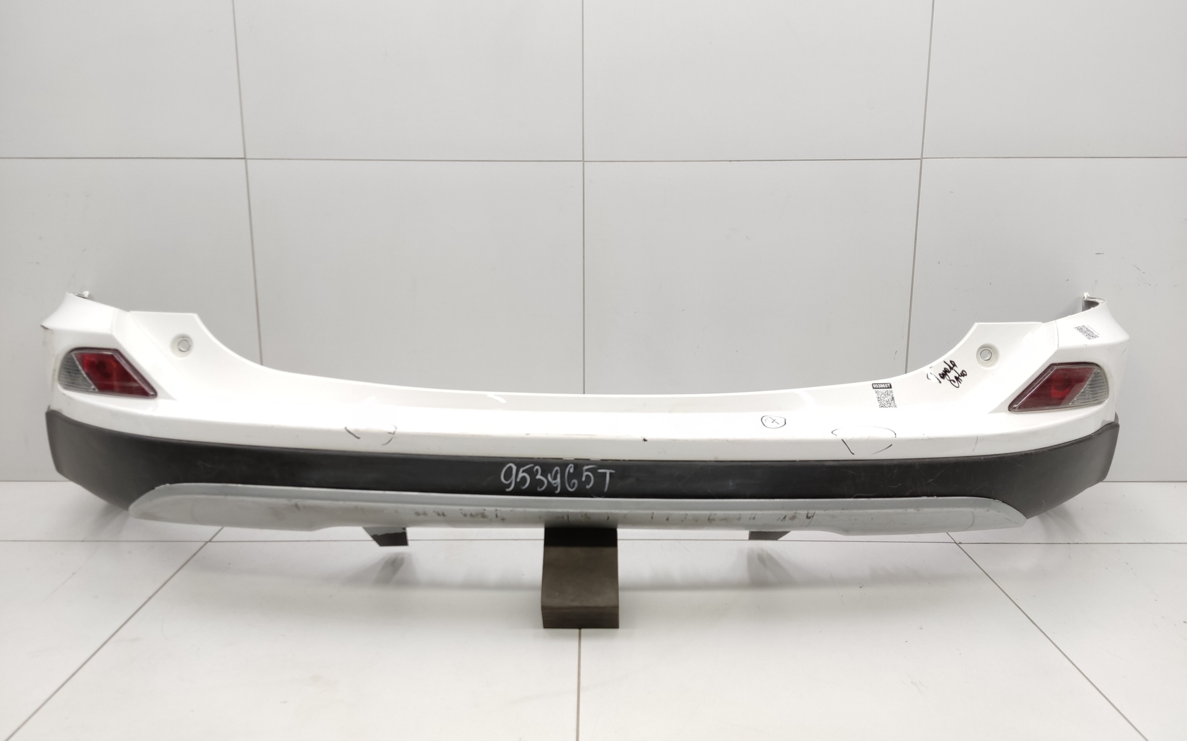 Бампер задний Toyota RAV4 CA40 Restail