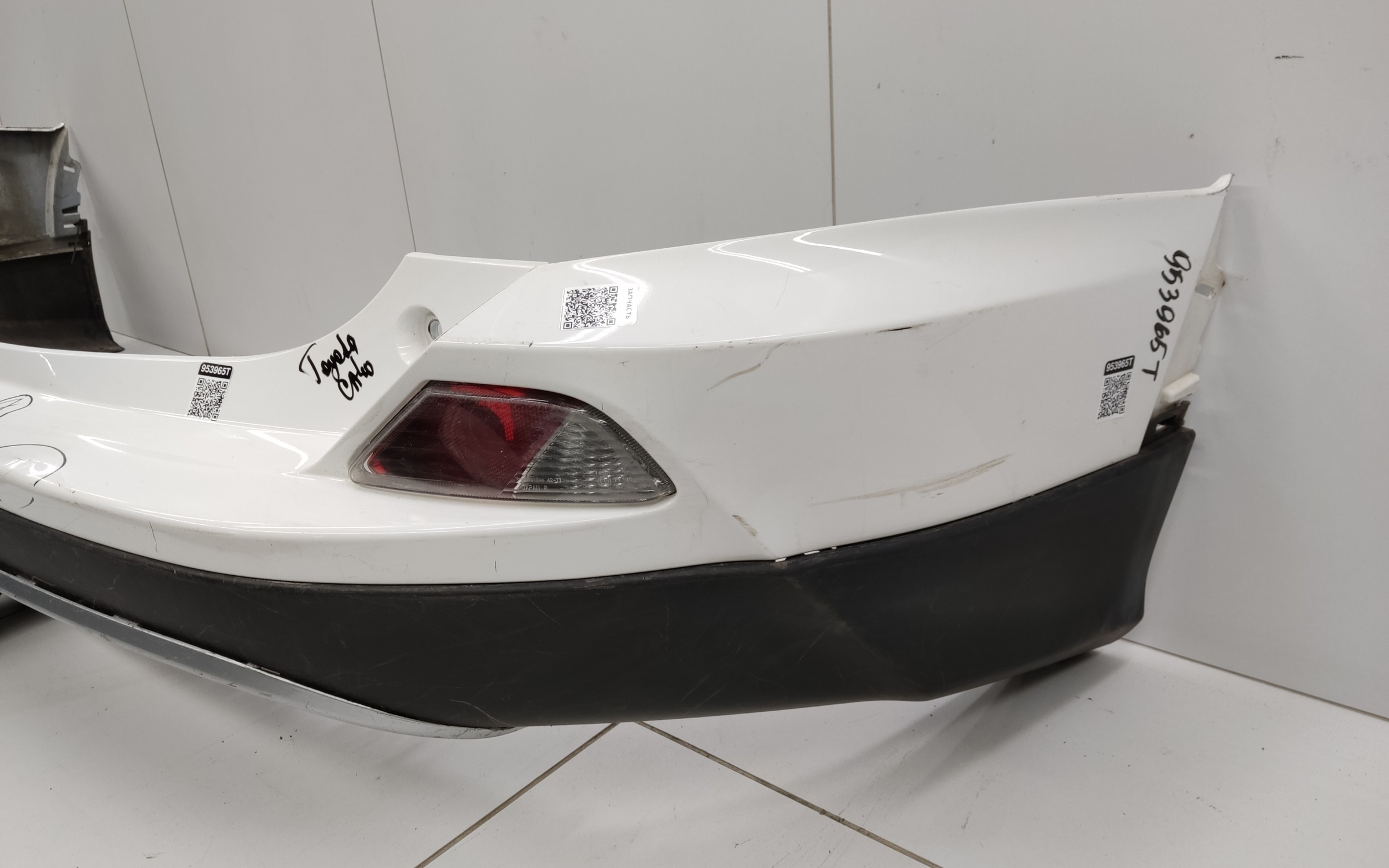 Бампер задний Toyota RAV4 CA40 Restail