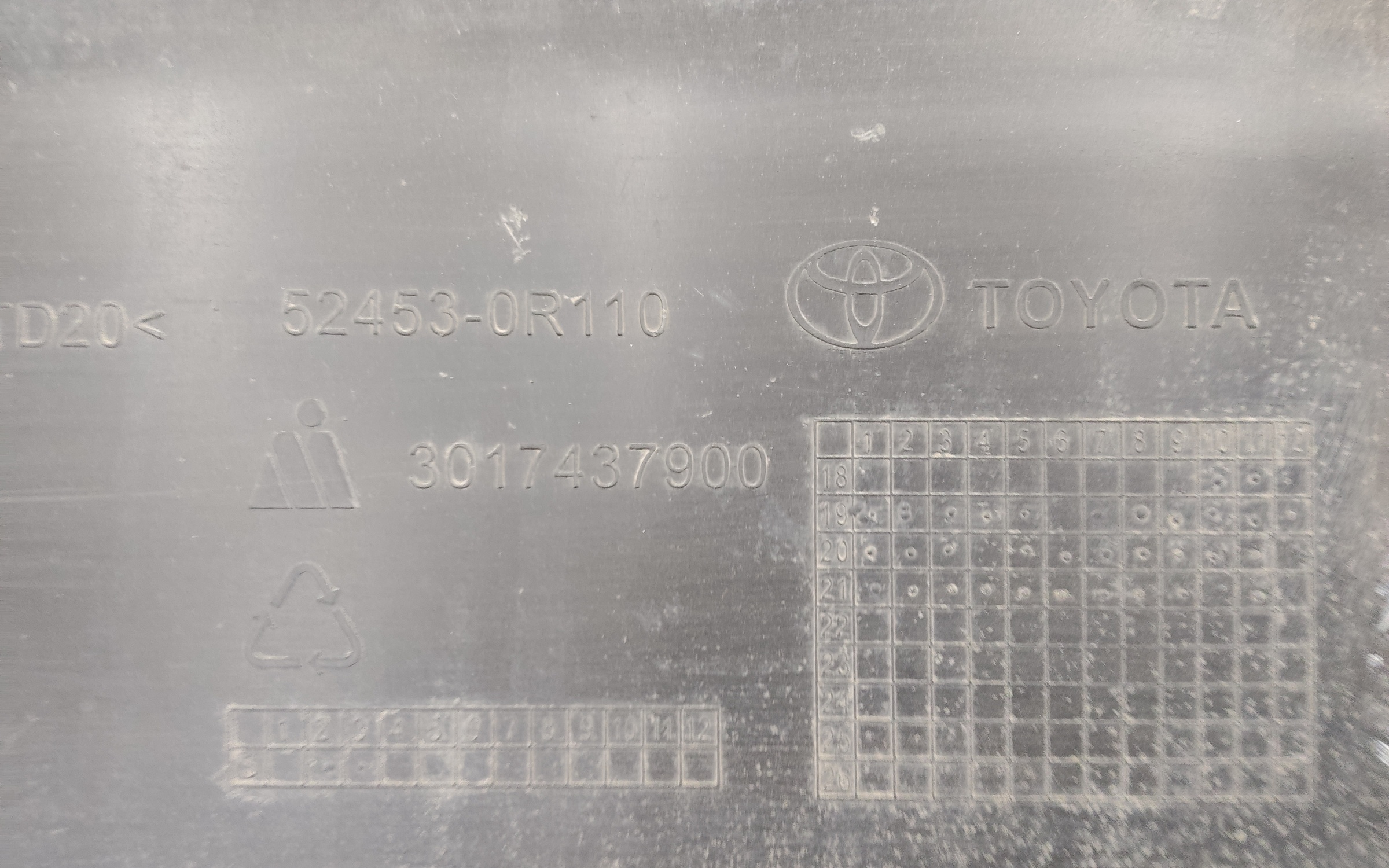 Бампер задний Toyota RAV4 XA50