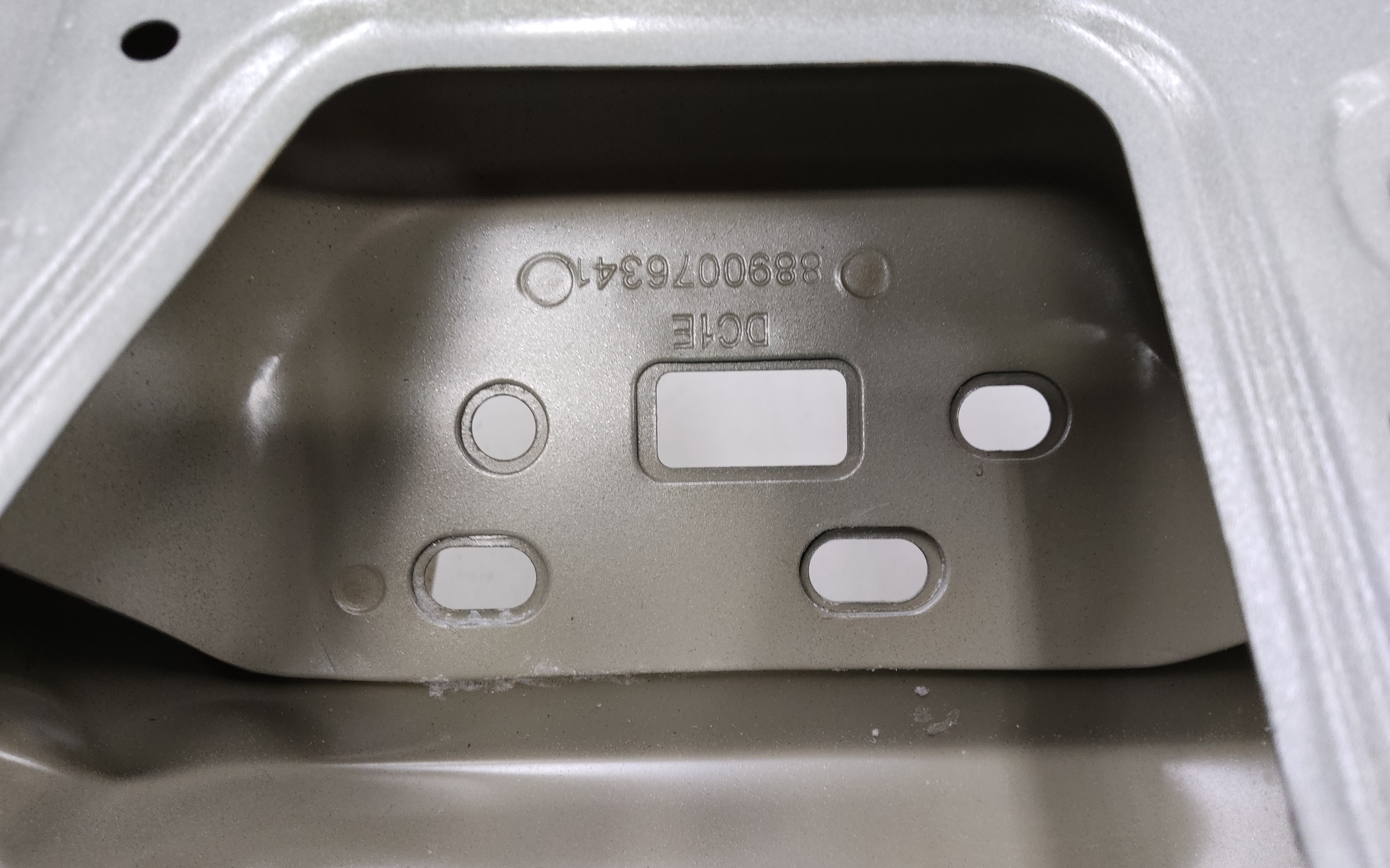 Крышка багажника Zeekr 001