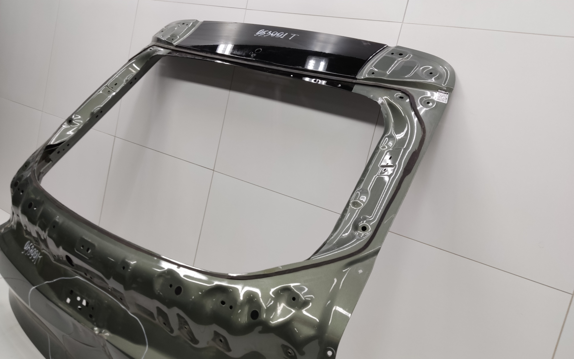 Крышка багажника Zeekr 001