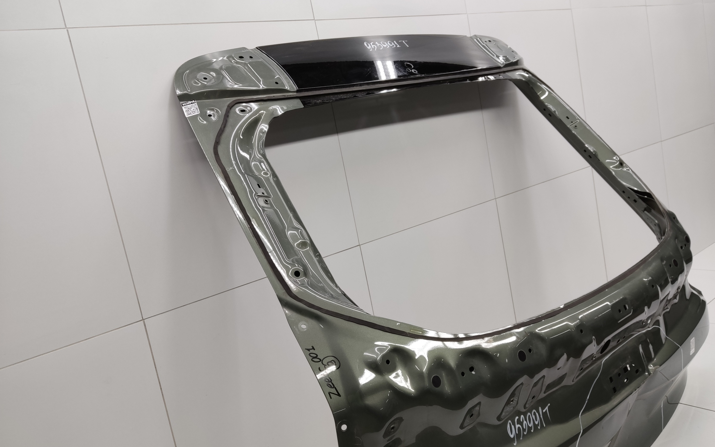 Крышка багажника Zeekr 001